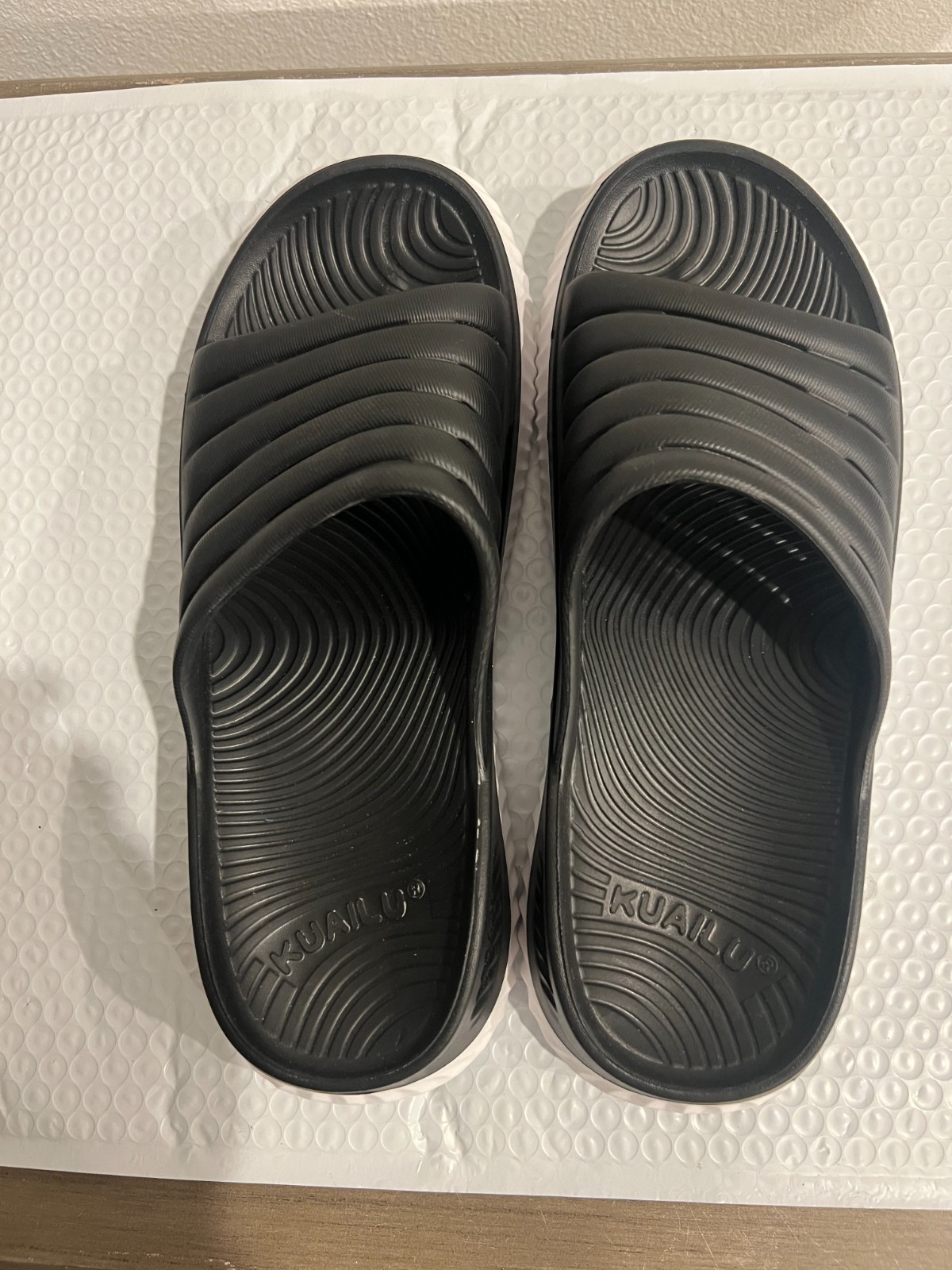 KUAILU Unisex Black & White Arch Support Open Toe Recovery Sports Slides Size 11