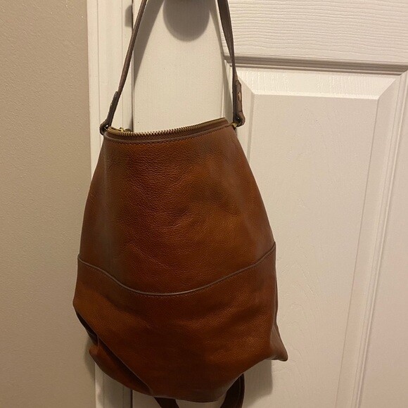 Fossil Amelia Hobo Crossbody Shoulder Bag Brown Leather SHB1819213 $238 MSRP Y