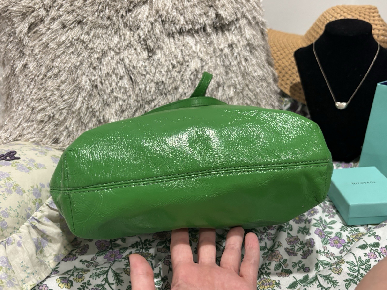 Michael Kors Jet Set Tote Bag bright green patent leather gold chain accents