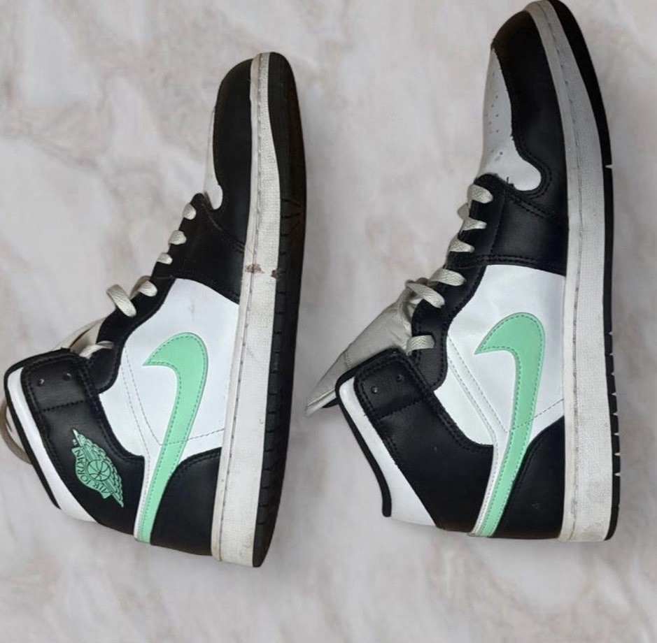 Jordan Air Jordan 1 Mid Green Glow Black/White/Green DQ8426-103