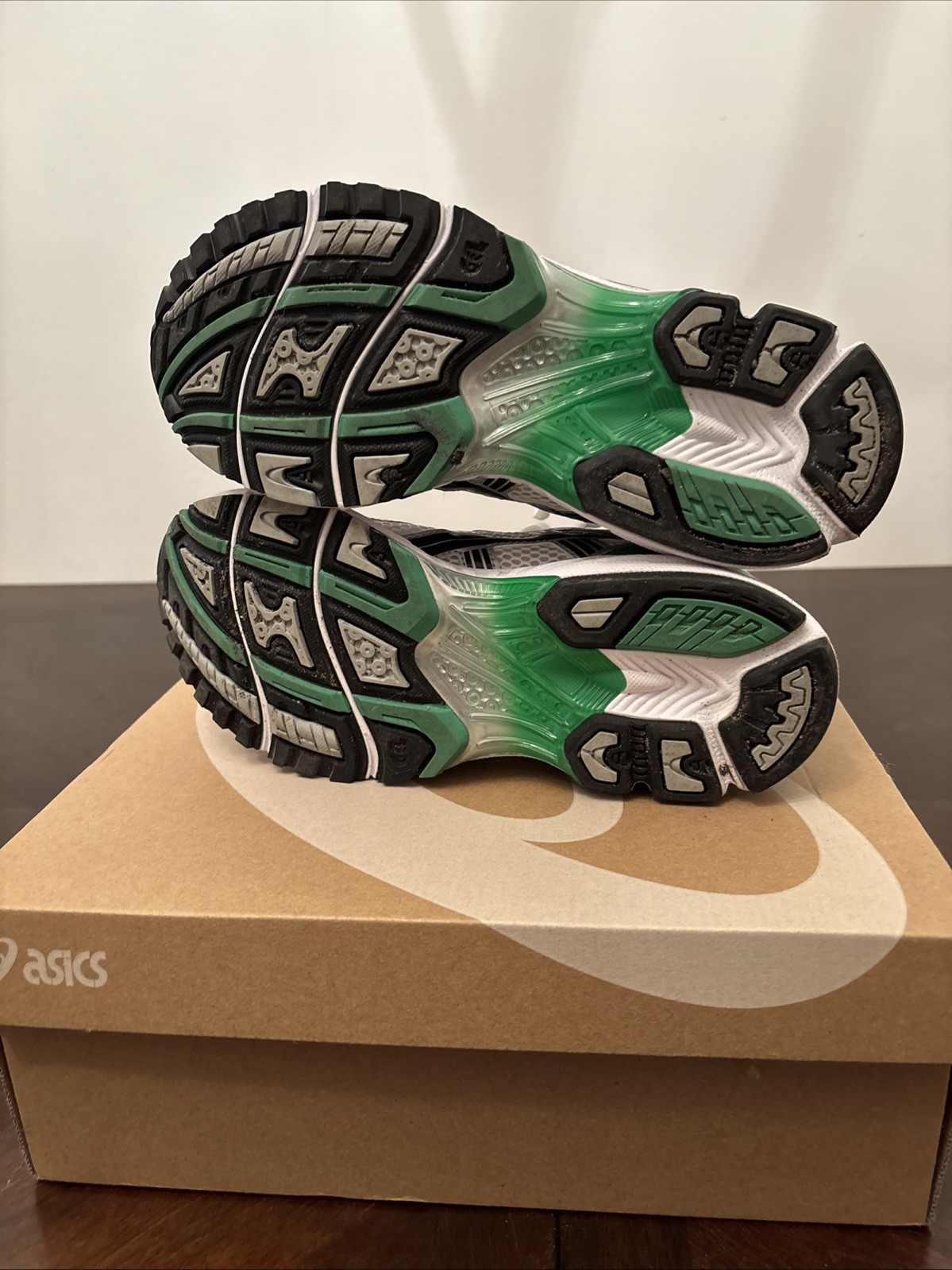 Asics Gel-Kayano 14 “White/Malachite Green” Mens size 7.5/Womens 9.
