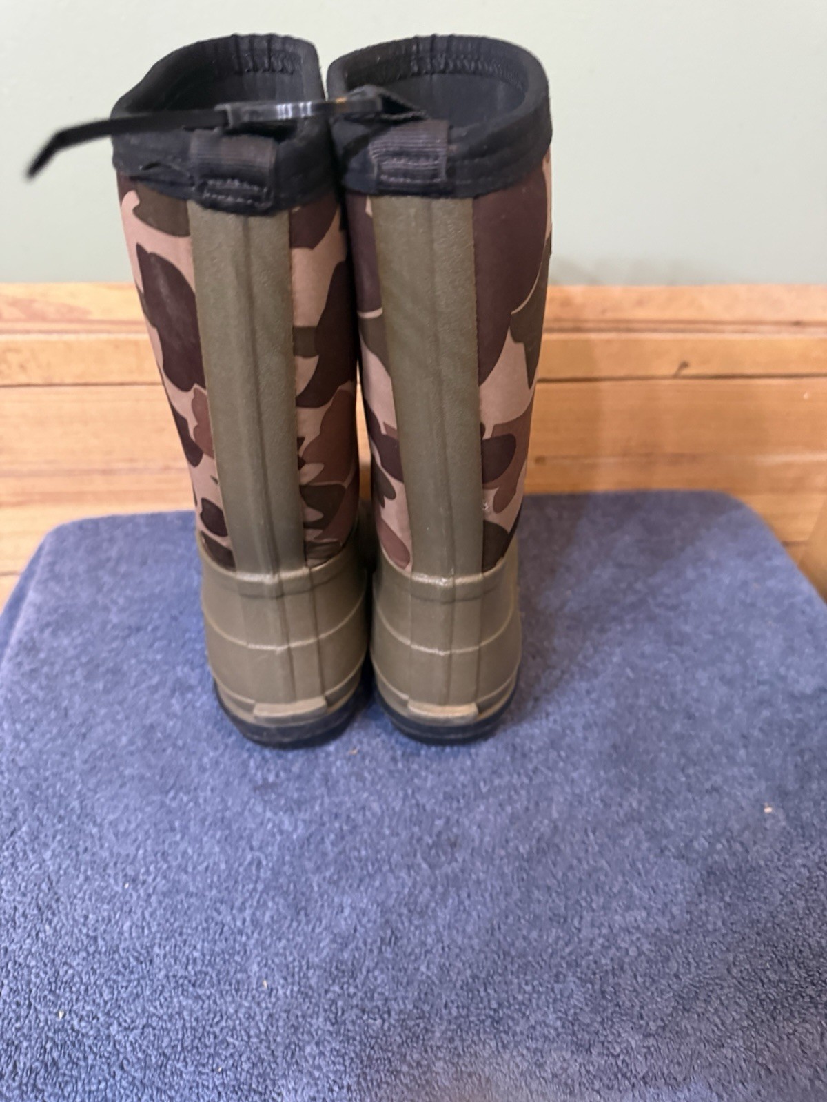 Waterproof Kids Size 3 D Rubber Pvc Boots By Magellan Gently Used.