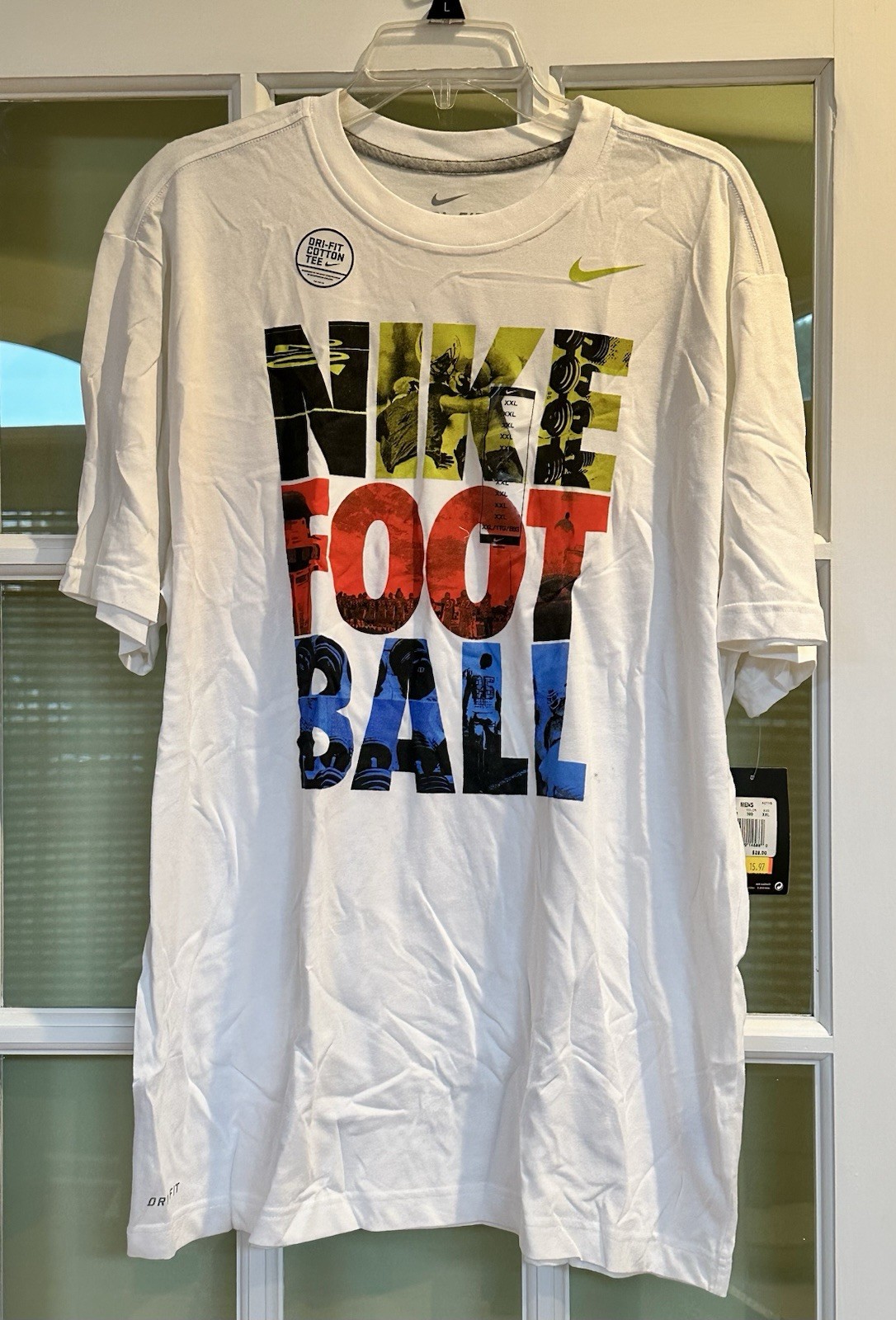 Nike Dri-FIT Men’s White Football Graphic Logo Crew Neck SS Tee 2XL 543101