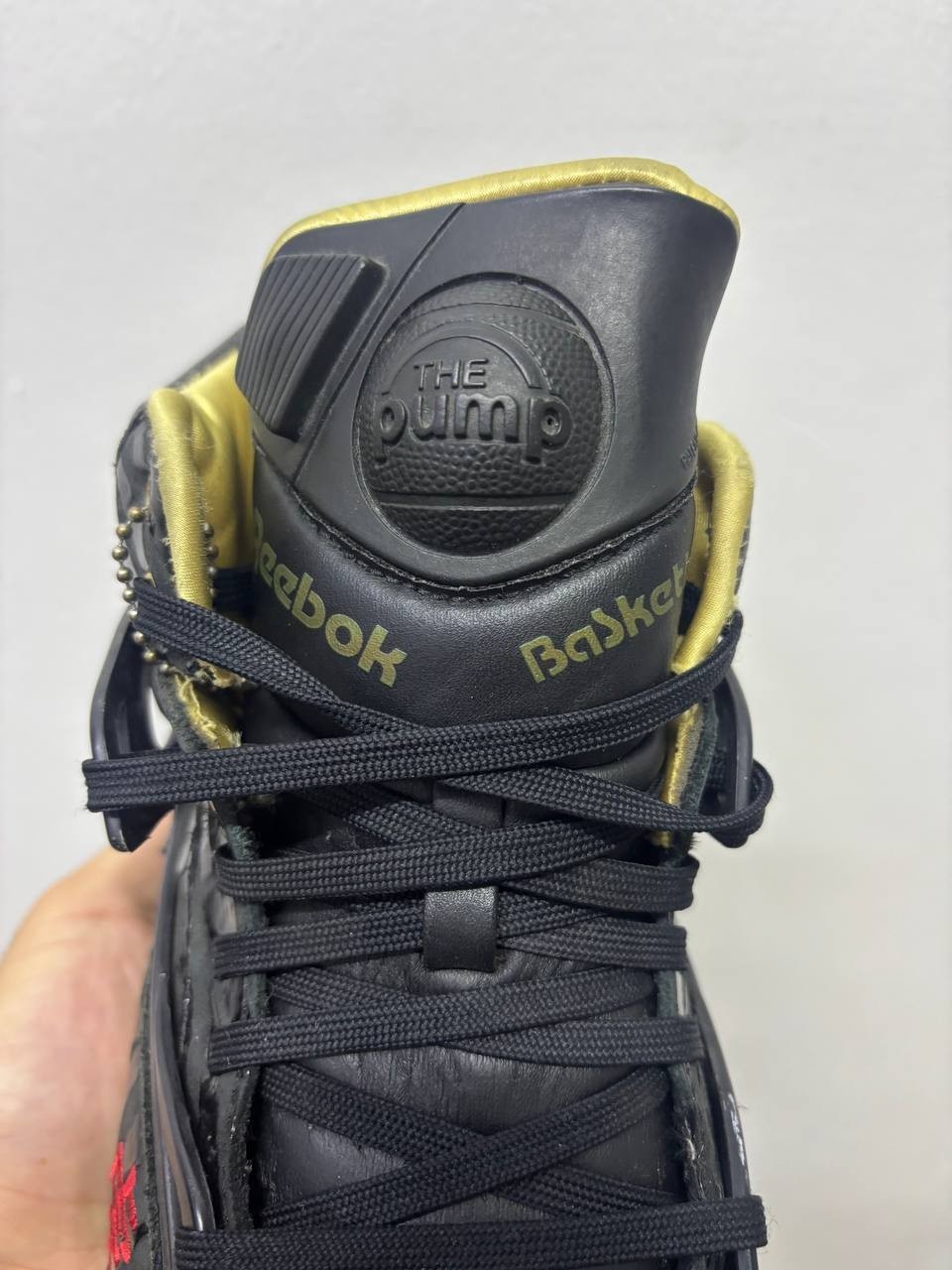 Reebok Pump Omni Lite Year of the Tiger Men US 10 Black Gold Basketball