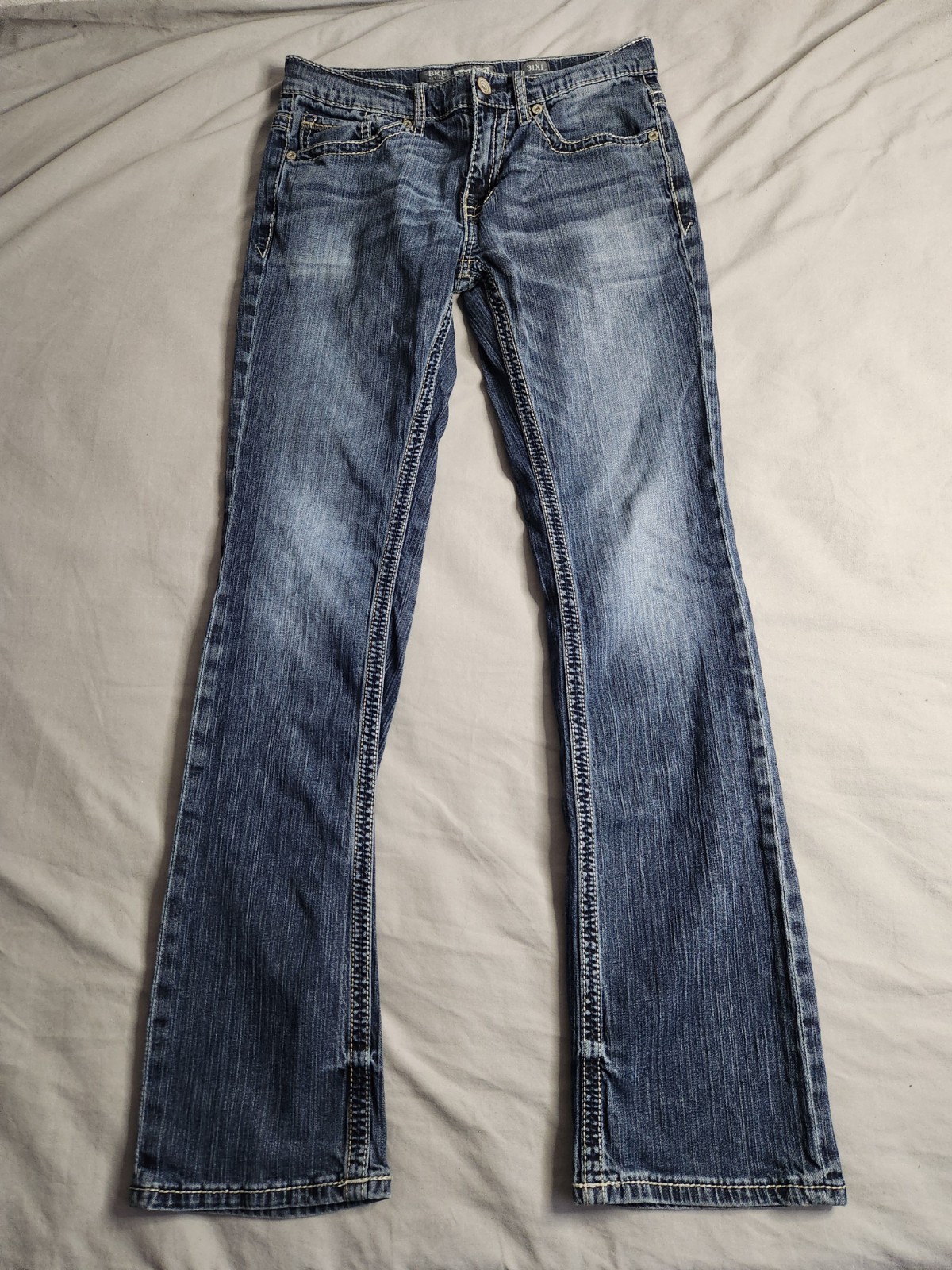BKE Buckle Carter Bootleg Jeans Mens Size 31×34 Medium Wash Mid Rise Casual EUC