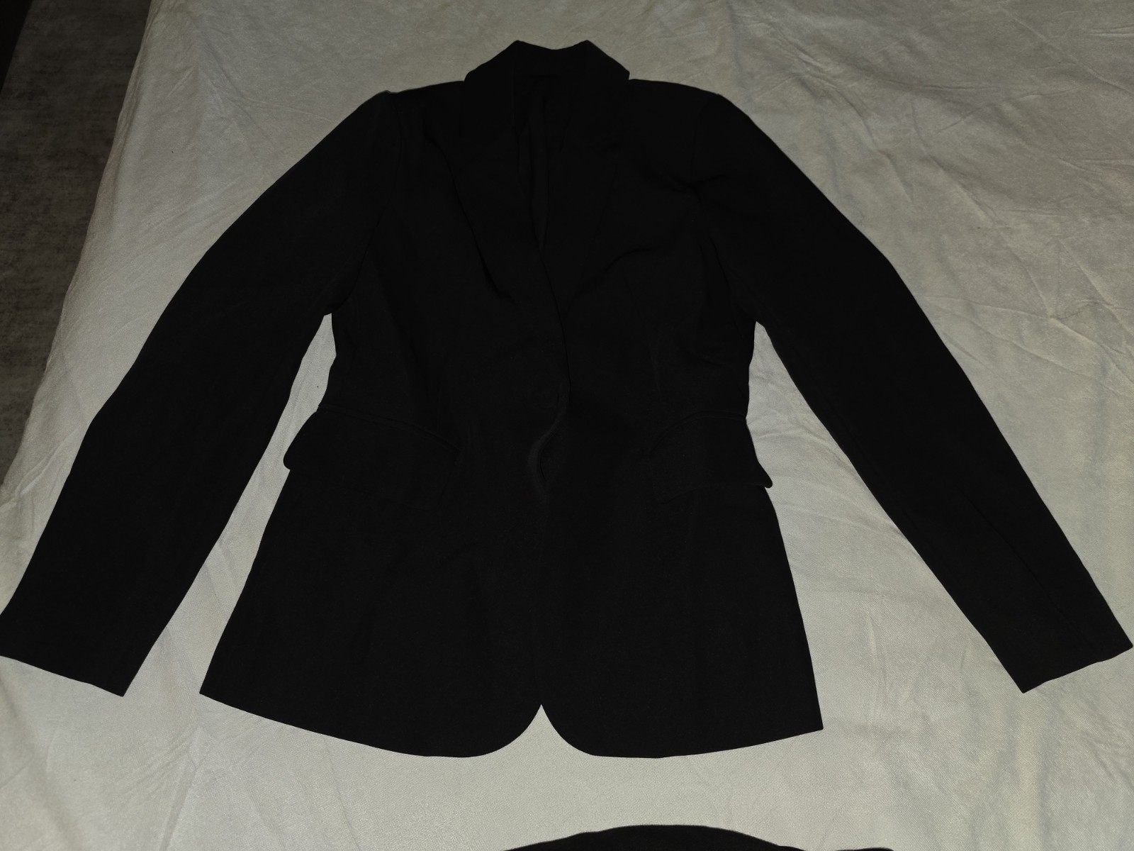 Luvamia Black 2-Piece Pant Suit Set XS Polyester Stretch Notch Lapel 1-Button