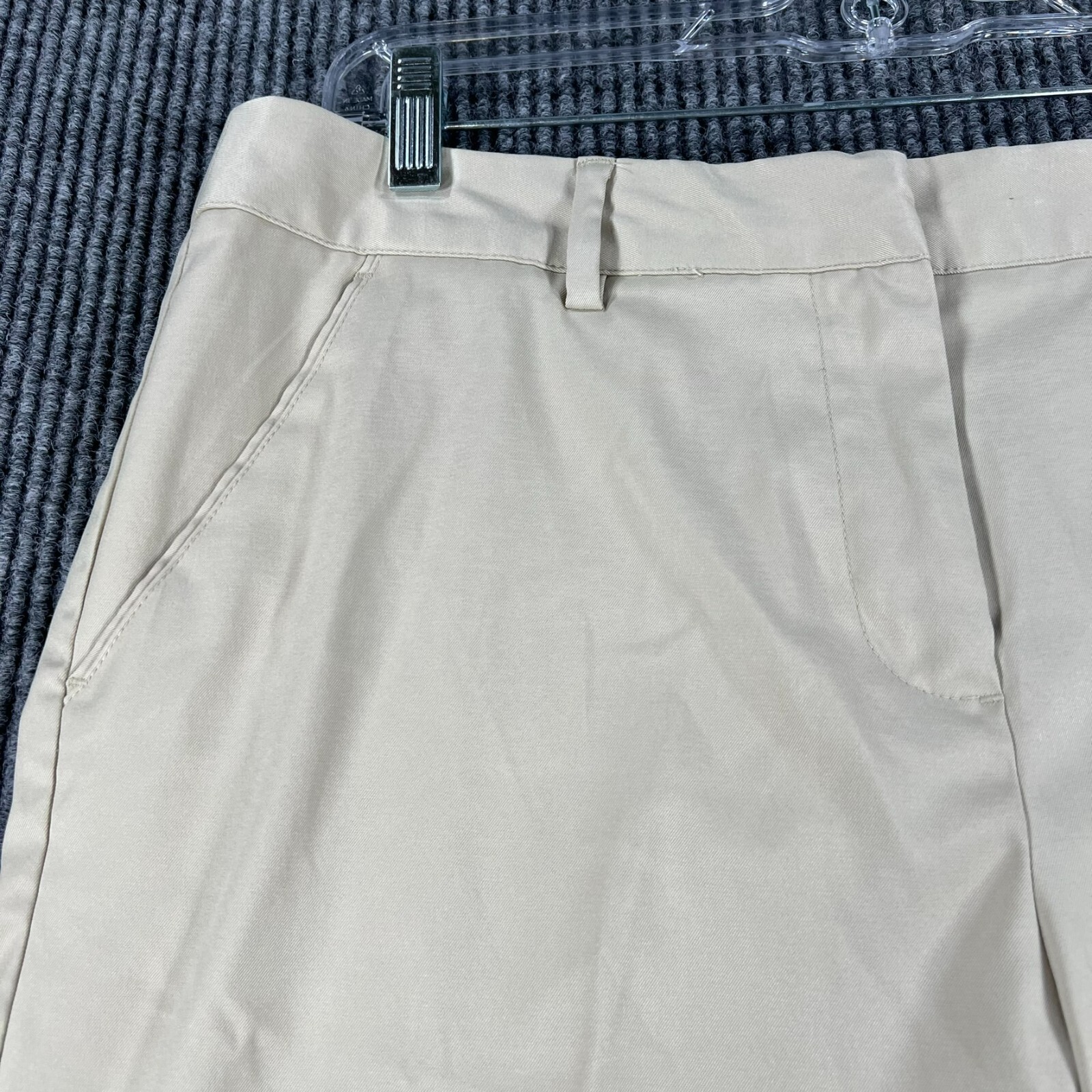 Greg Norman Womens Shorts Size 10 Beige Golf Outdoor Hiking Walking Chino