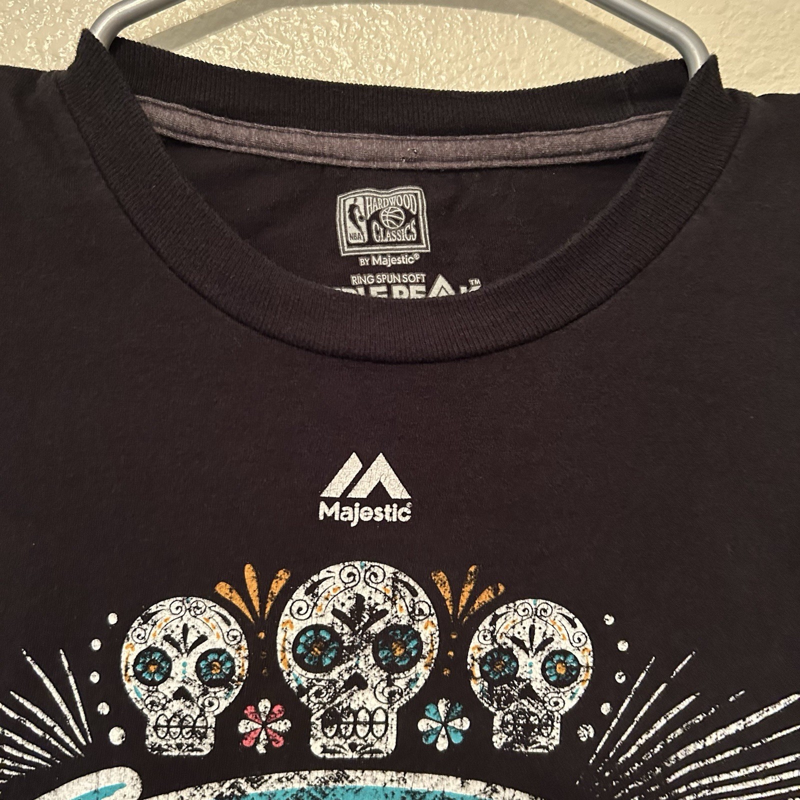 Majestic San Antonio Spurs Dia De Los Muertos Shirt Large Roses Guitar BG8