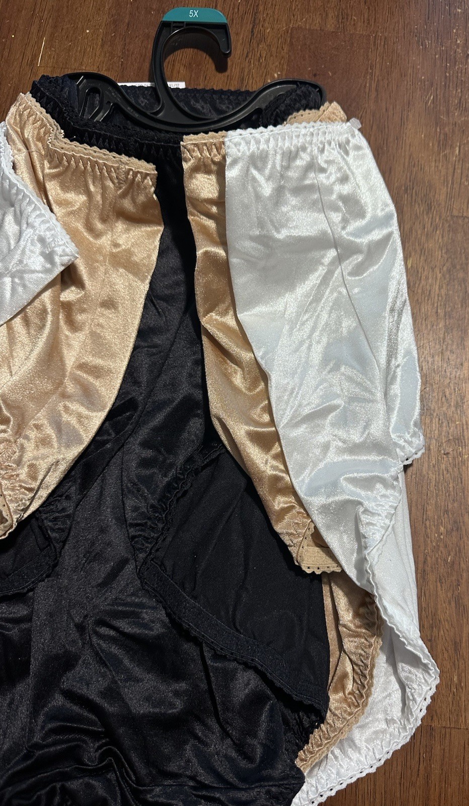 NEW Vanity Fair Radiant Undershapers Brief 3 Pack 5X Beige White Light black