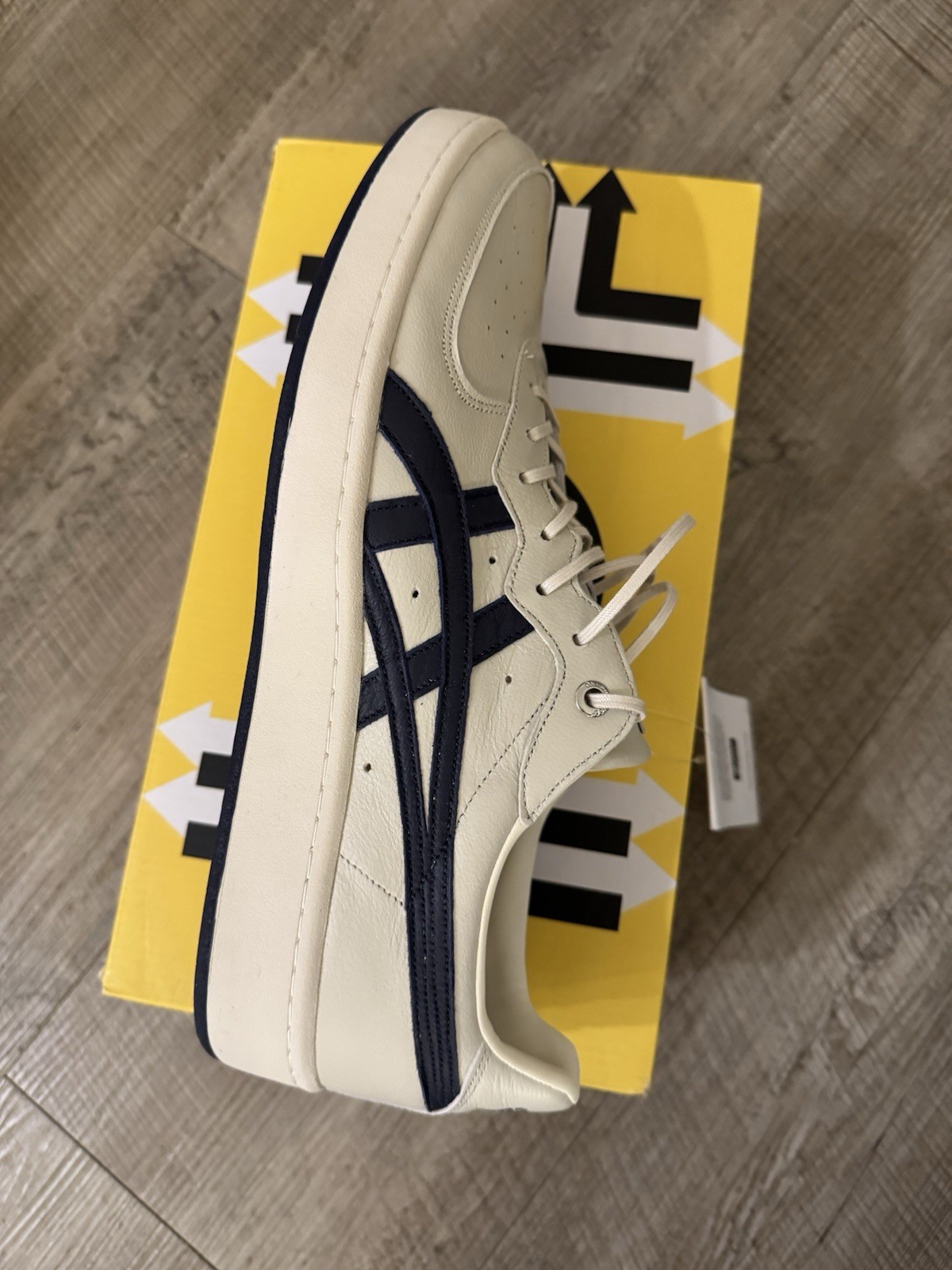 Onitsuka Tiger Men’s GSM SD Cream Peacoat Sneakers Size 11