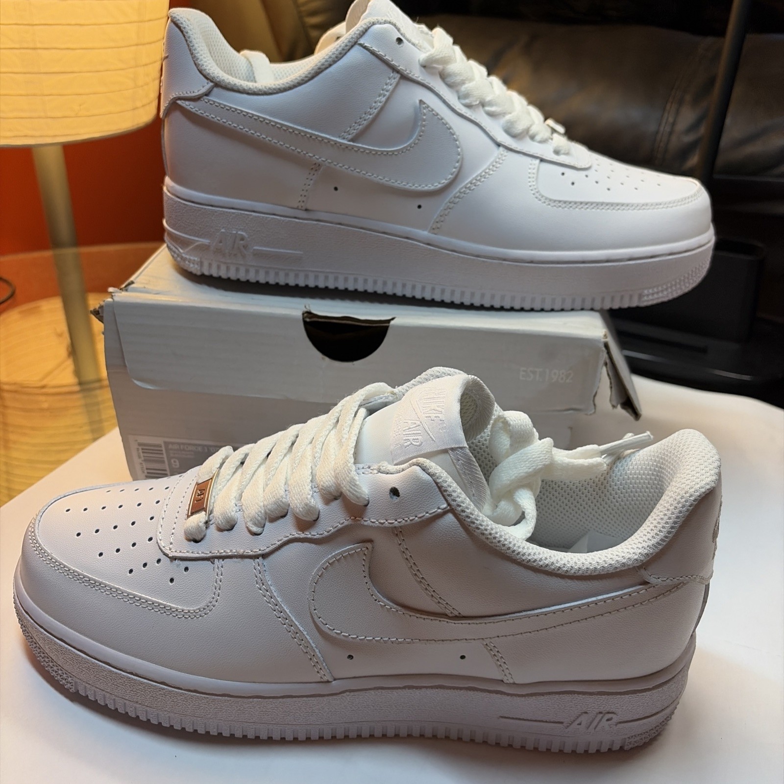 Size M 9 W 10.5 Nike Men’s Air Force 1 ’07 An20 Sneaker