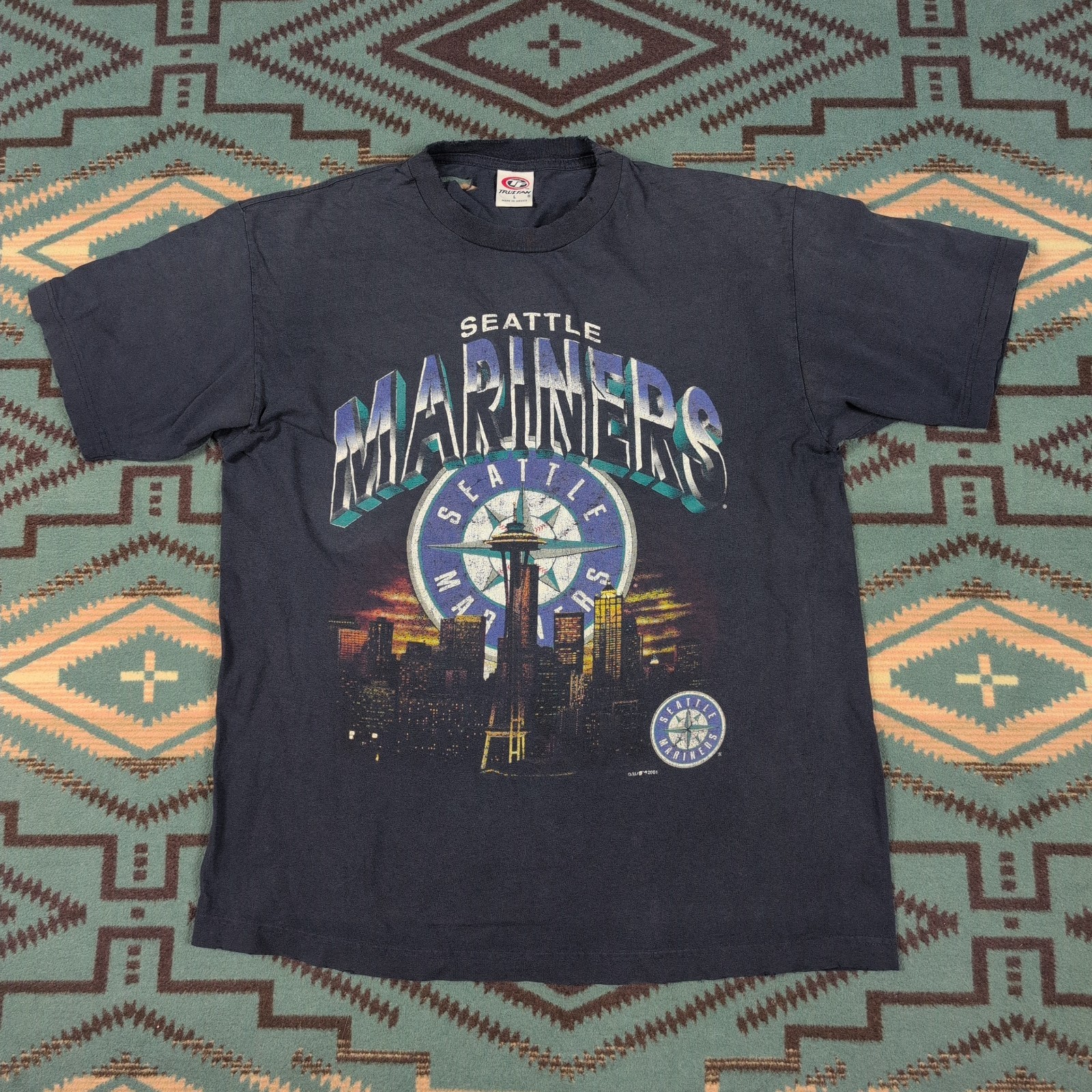 Vintage 2001 Seattle Mariners T Shirt Large MLB Skyline Navy Blue Distressed
