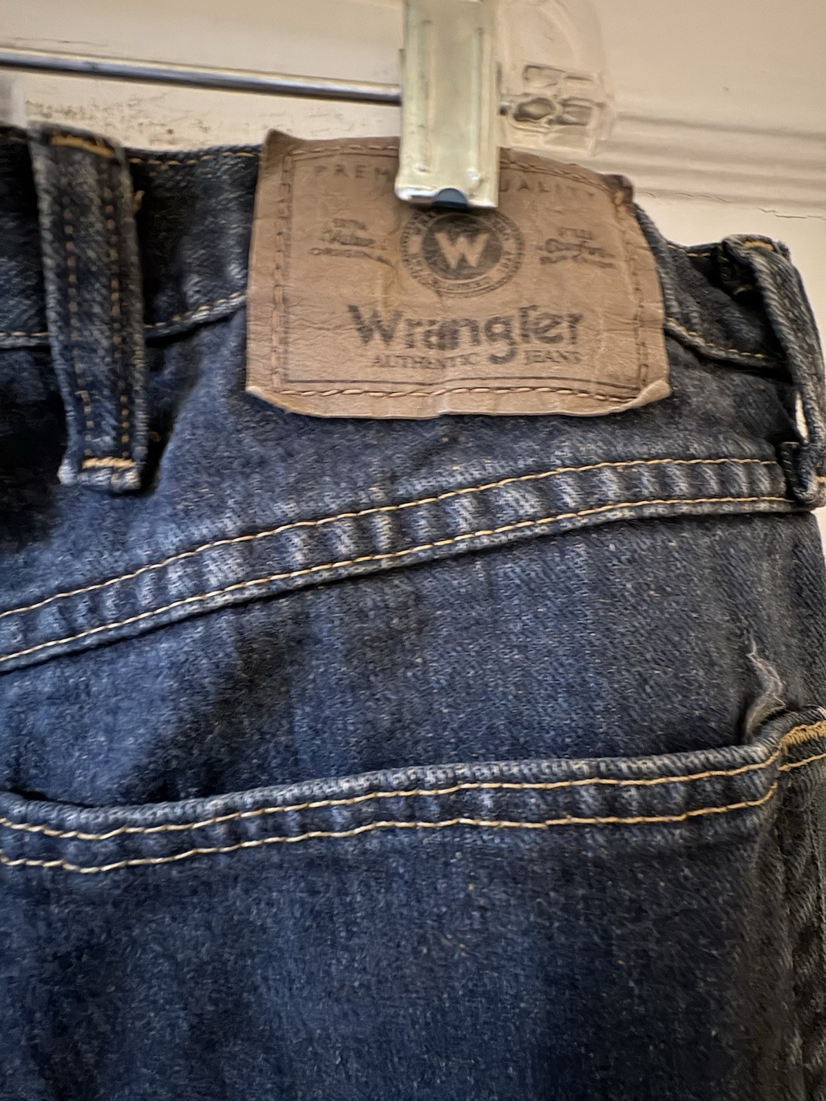 Wrangler Men’s Blue Dark Wash Denim Jeans Straight Regular Fit Mid Rise 36/32-34