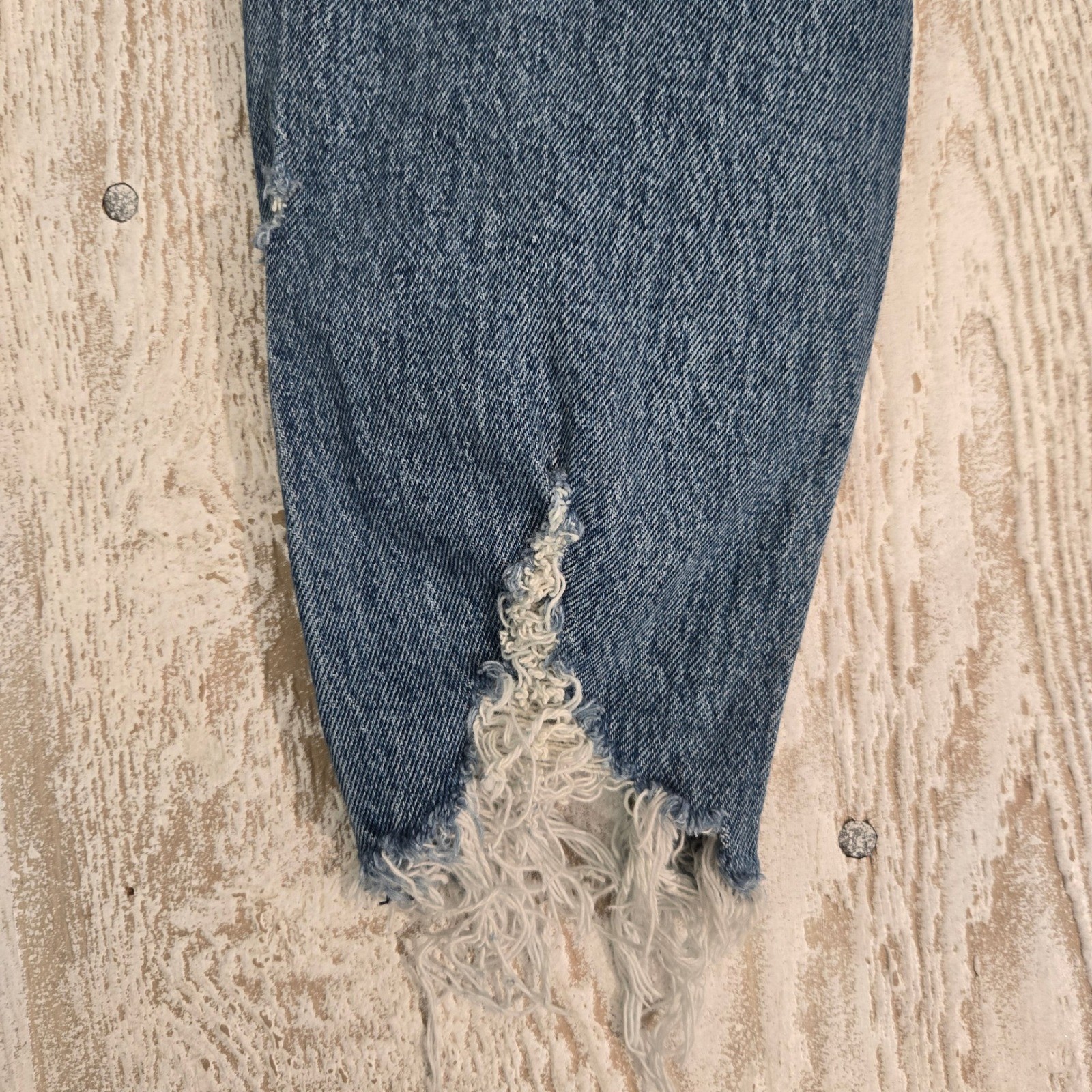 Abercrombie & Fitch The Skinny High Rise Distressed Jeans Medium Wash Raw Hem 6