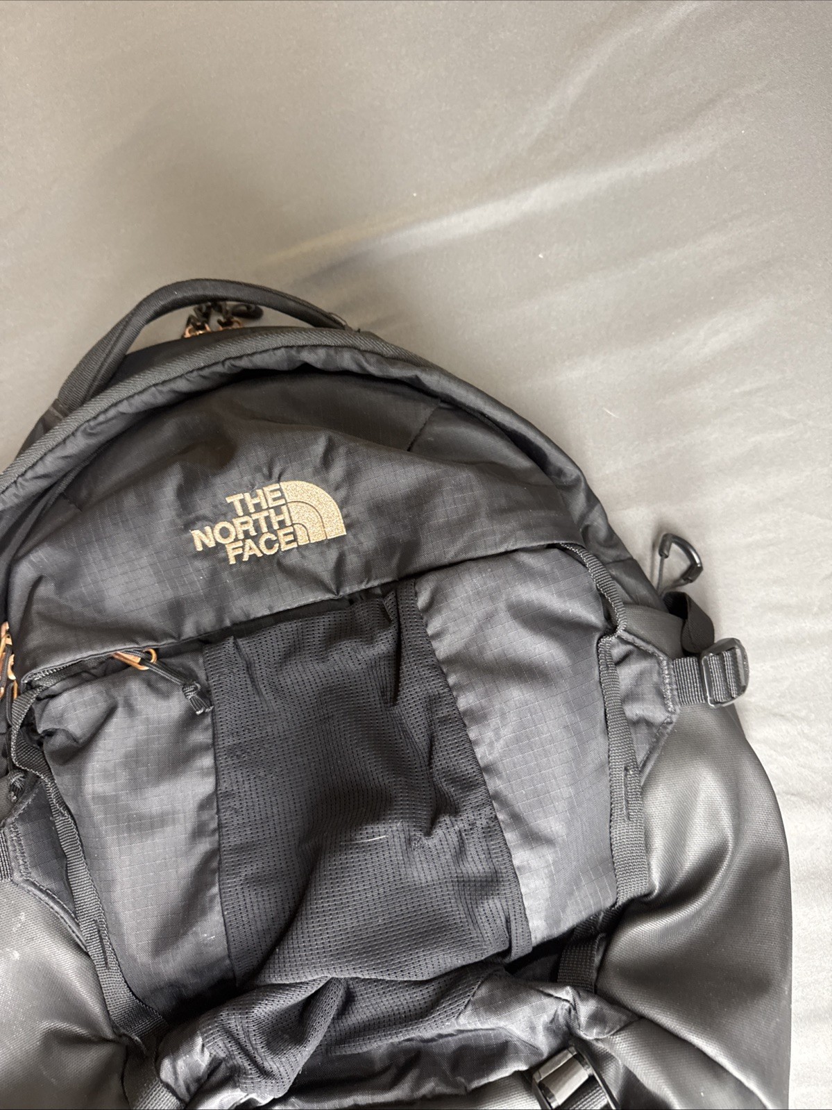 The North Face Women’s Recon Luxe Backpack, TNF Black/Burnt Coral, OS – USED