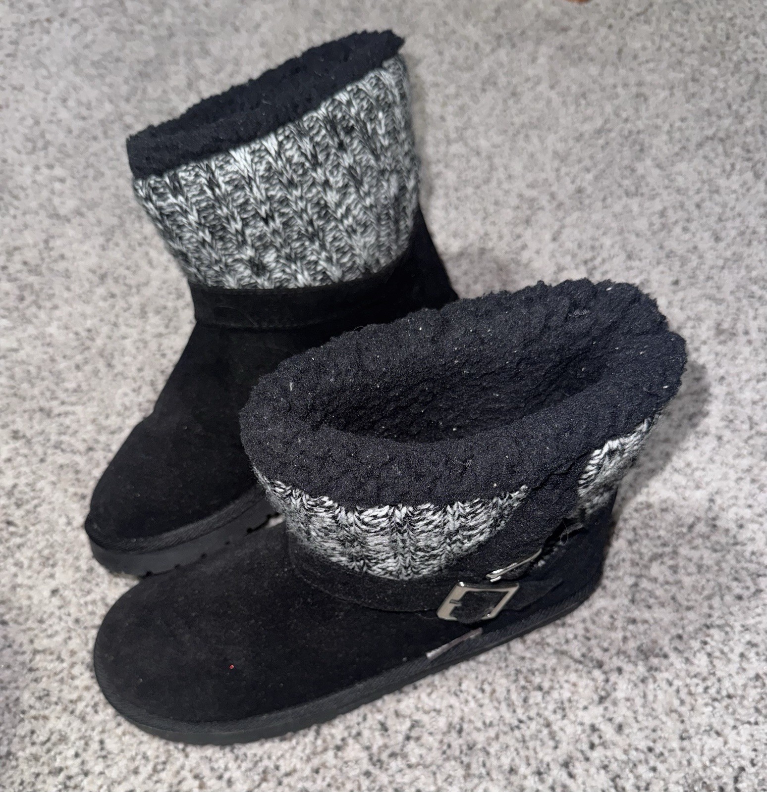 Muk Luks Women’s Ankle Bootie US 7 Black/Gray Wool Blend Knit Cuff Buckle
