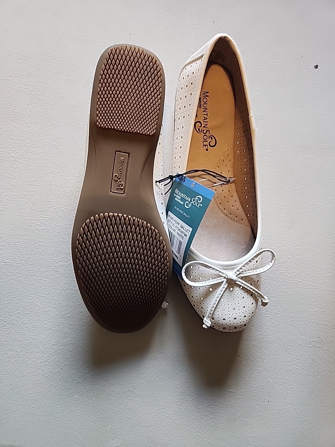 Mountain Sole Womens Perforated Ballet Flats White Bow Comfort Insole Size 9 New