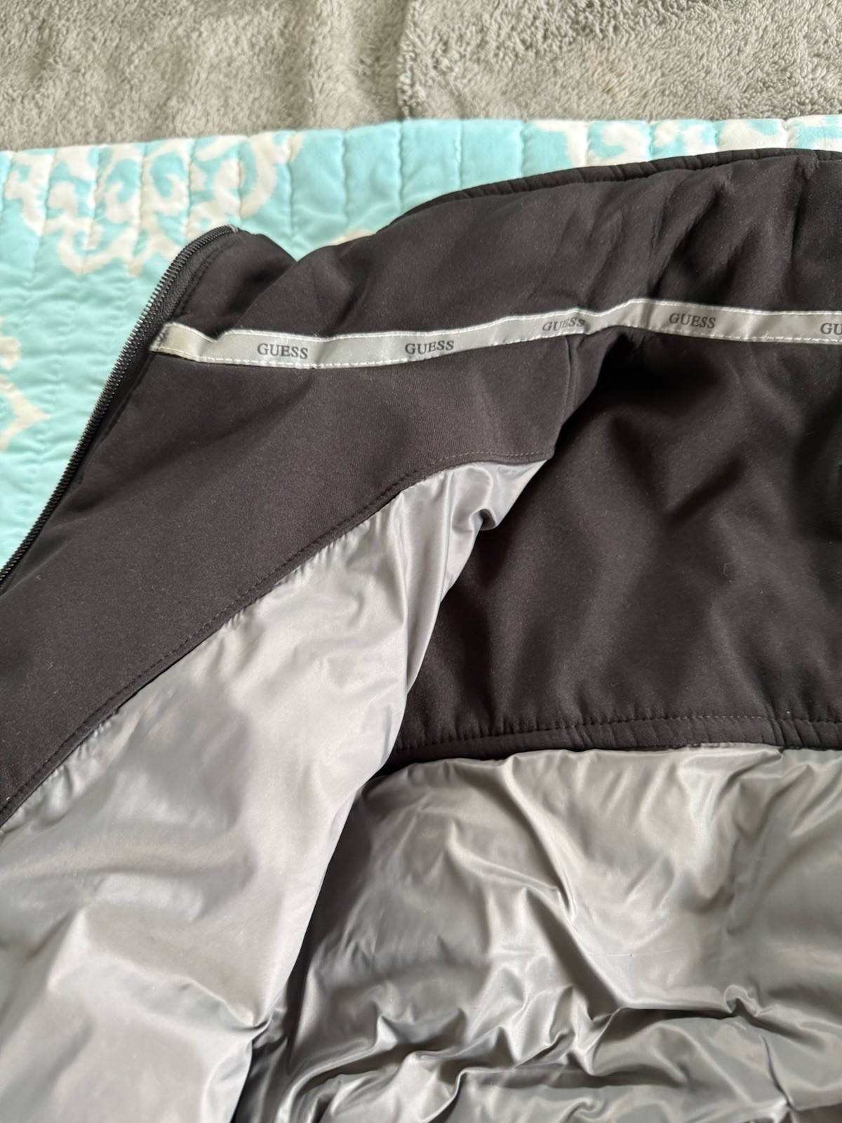 GUESS Puffer Jacket Black Quilted Zipper Logo Band Collar Lightweight Size XL