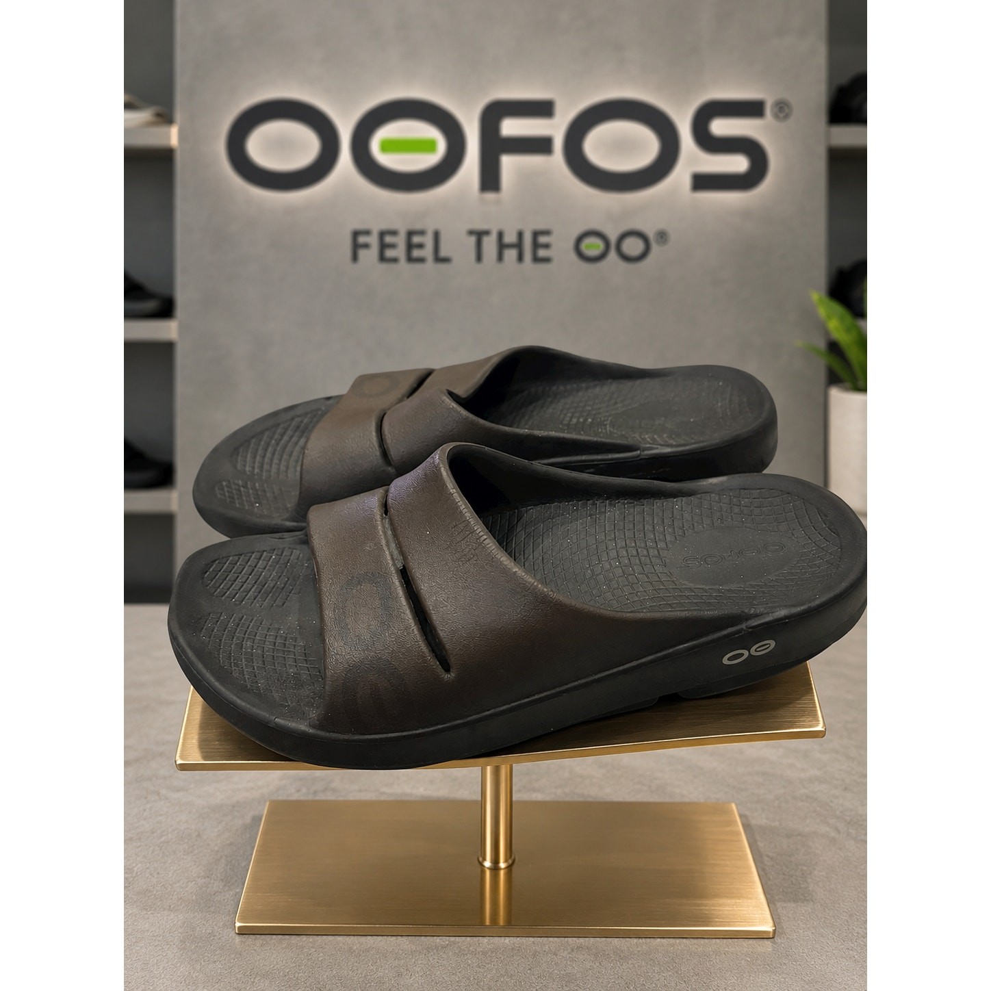 OOFOS OOahh Sport Flex Black Brown Recovery Slides Unisex M5/W7 EU38
