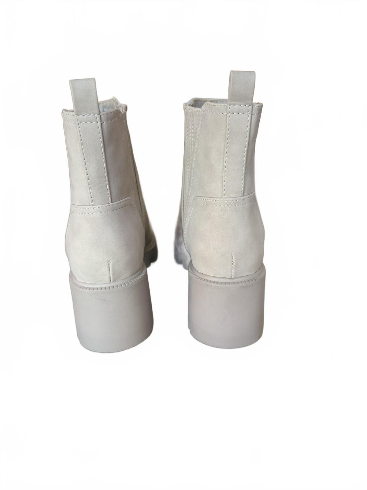 DV Dolce Vita Noel Chelsea Ankle Boots Beige Lug Sole Size 9 Pull-On Platform