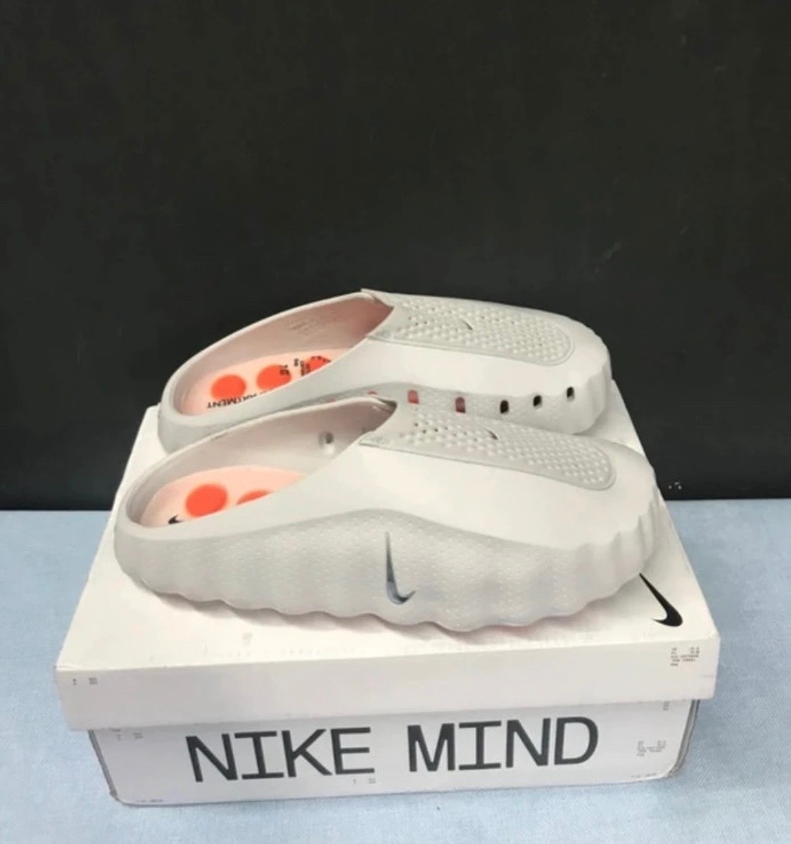 Nike Mind 001