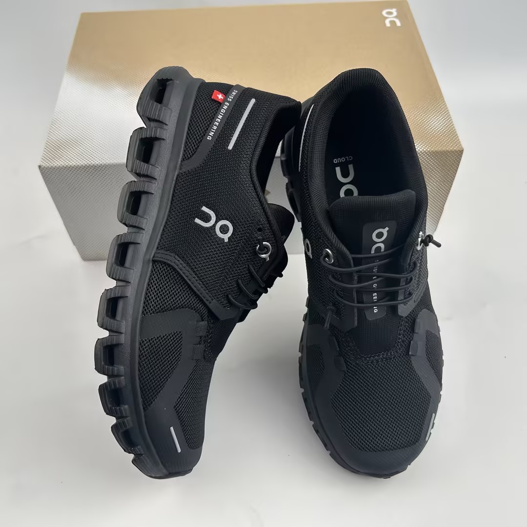 On Cloud 6 Women’s Black Lace-Up Low Top Running Shoes Sizes 6-9.5