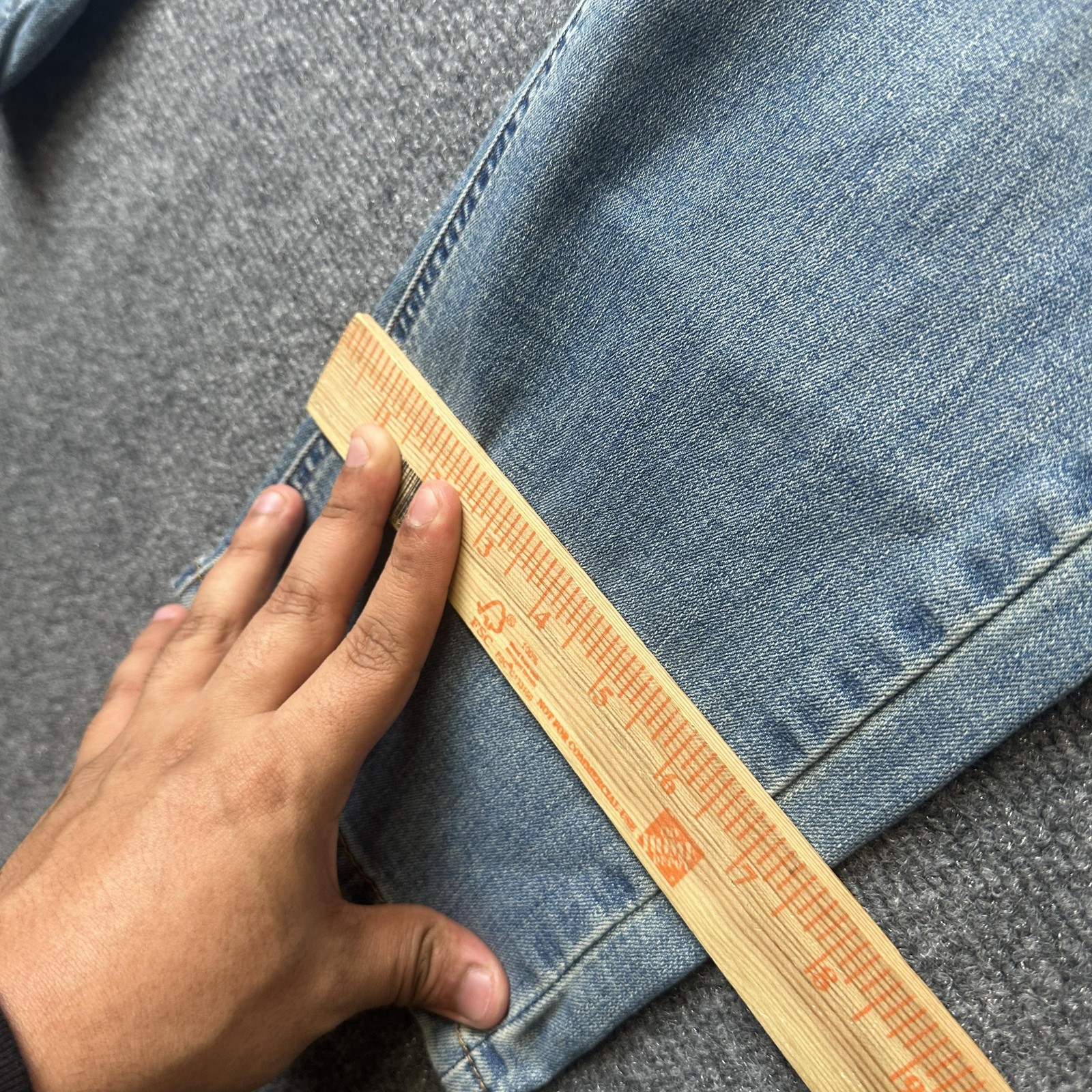 Levi’s 541 Jeans Mens 30×30 Blue Light Wash Athletic Taper Fit Denim Stretch
