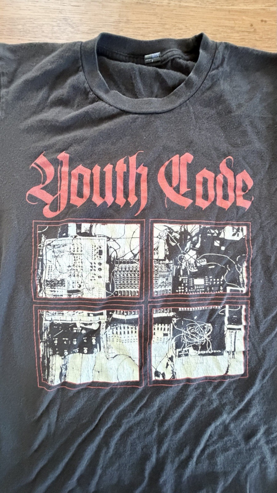 2010’s YOUTH CODE T-SHIRT SZ S EBM