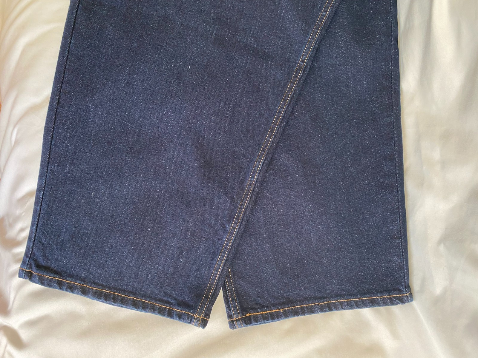 NWT $70 LEVI’S 550 Relaxed Fit Mens Blue Jeans Stretch Sits At Your Waist 48X29