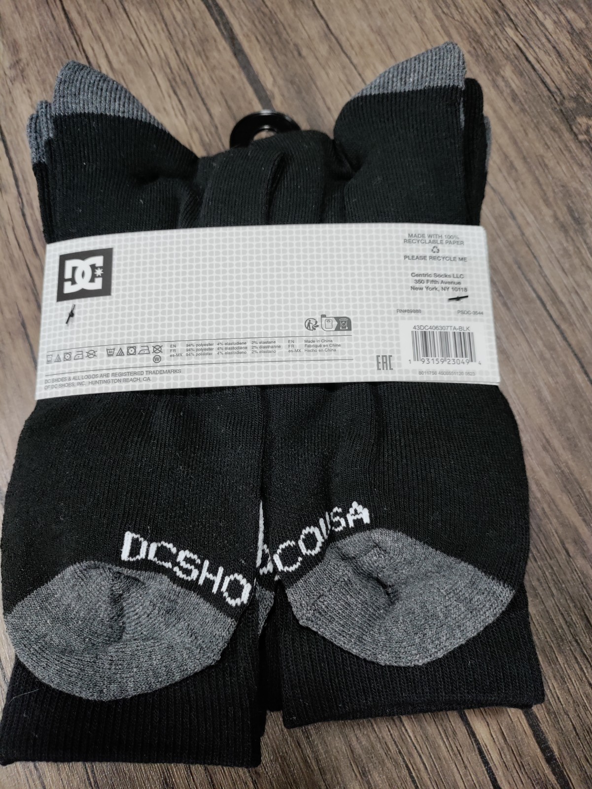 DC Men’s 5pack Crew Socks 96% POLYESTER. SHOE SIZE 6 TO 12 COLOR BLACK.