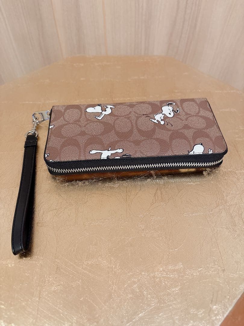 COACH Long Wallet Peanuts Collaboration Snoopy with Strap