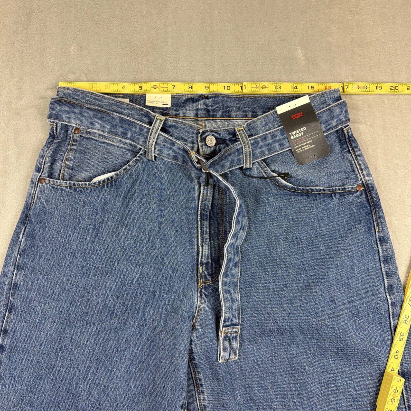 Levi’s Premium Twisted Baggy Jeans Men’s Size 34×30 Blue Medium Wash Belted
