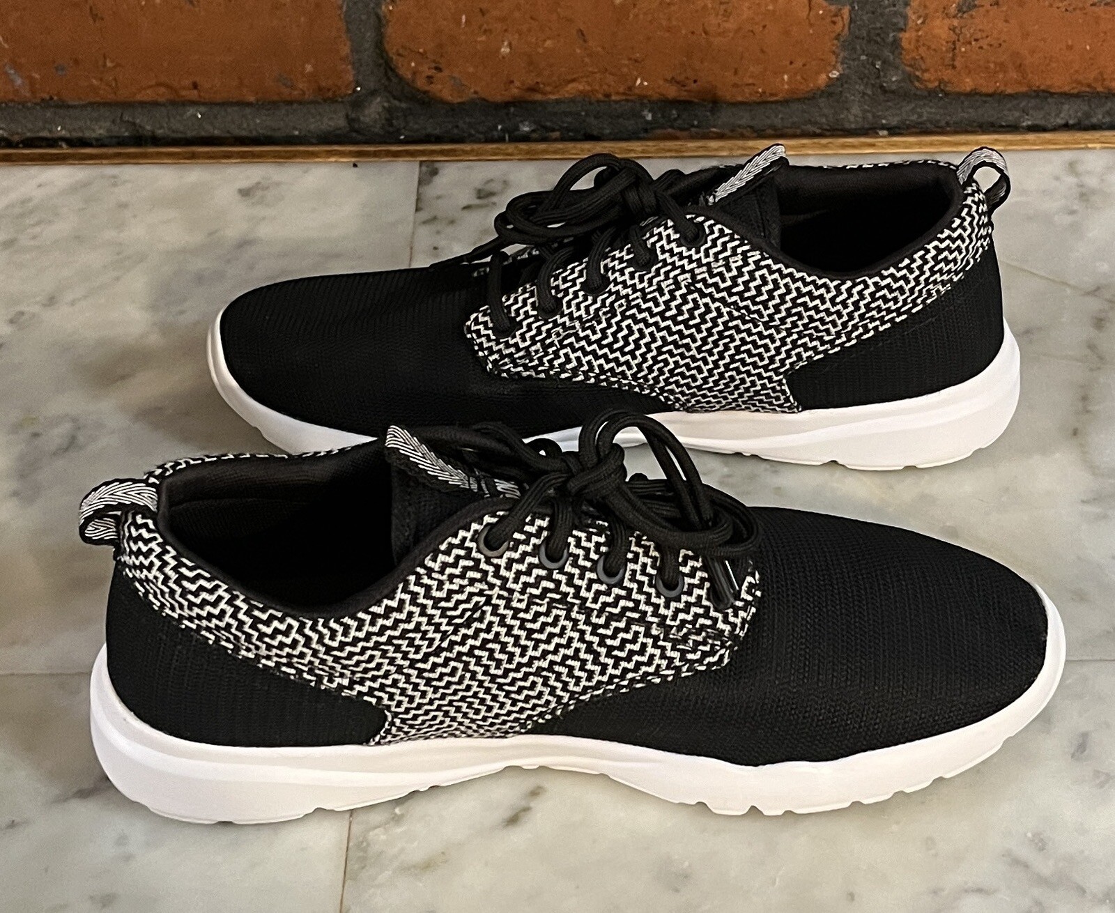 DVS Shoe Company Premier 2.0 Black/ White Men’s Size 6 Model #: DVS0000245