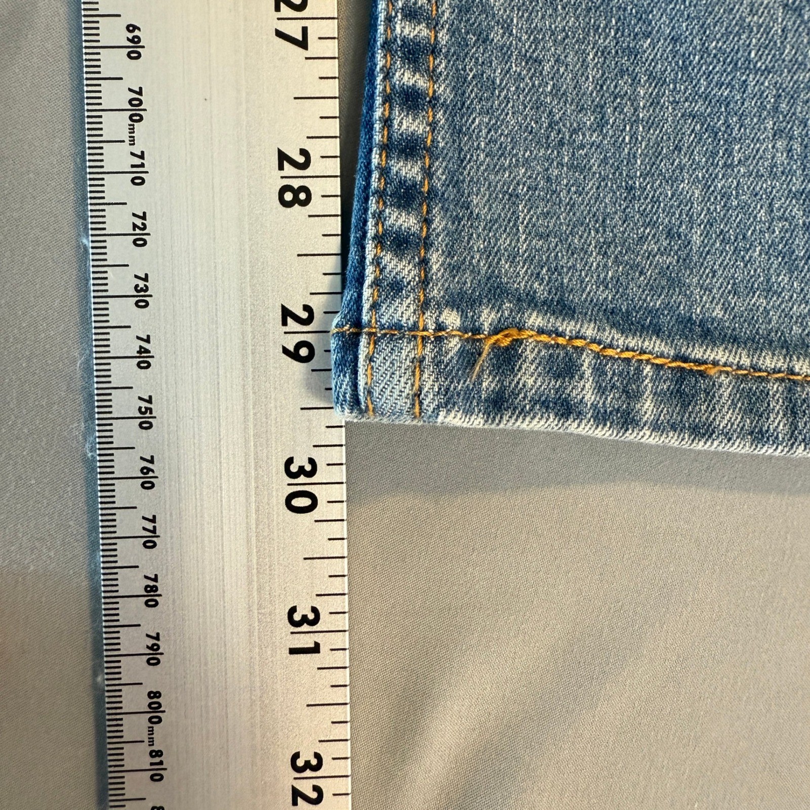 Men’s Levi’s 511 Slim Fit Jeans 36×30 Medium Wash Blue Denim WaterLess Casual