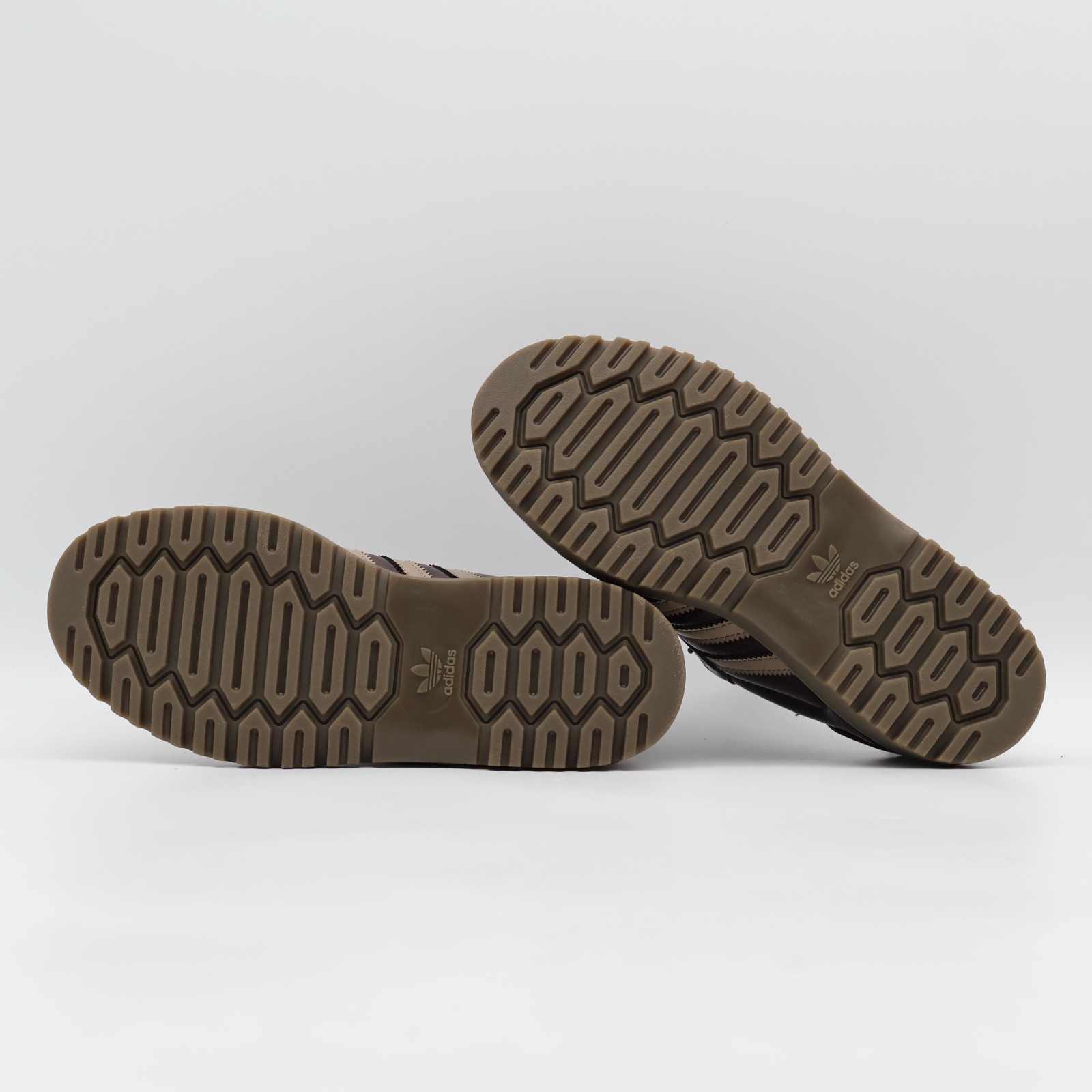 JQ6711 adidas SAMBA WTR SUPCOL CHABRN GUM5 (Men’s)