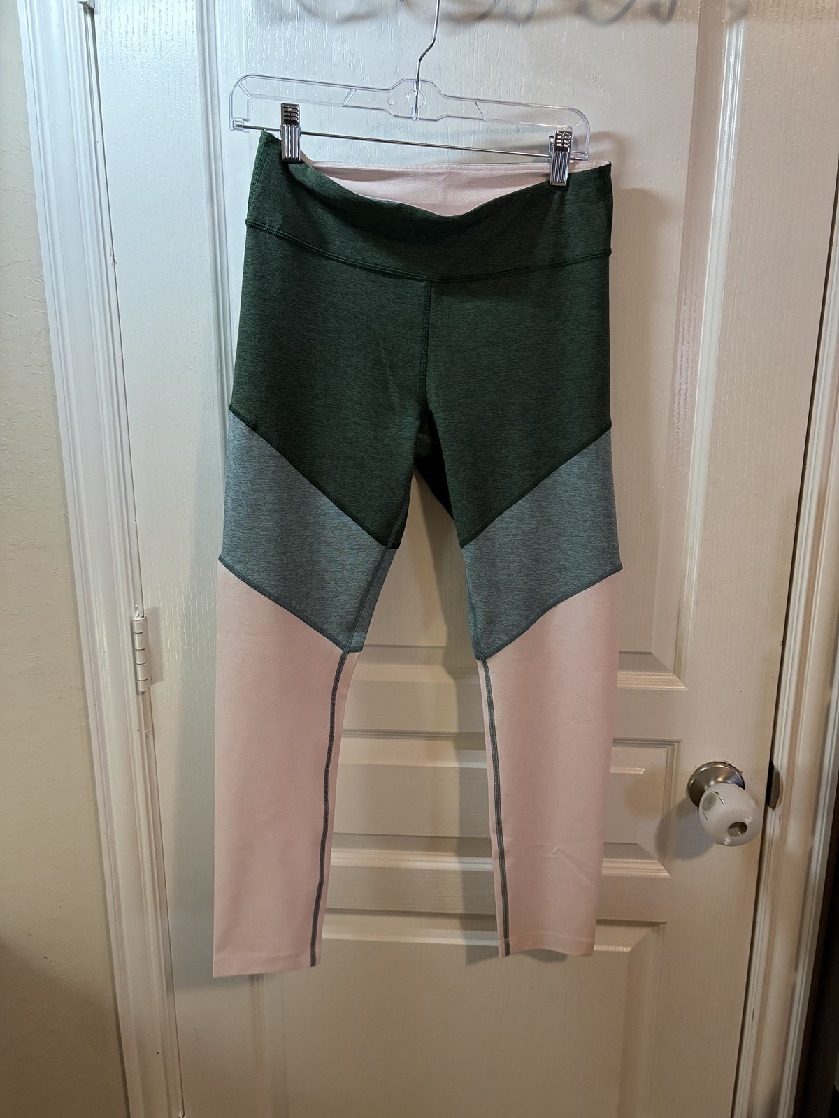 Outdoor Voices 7/8 Springs Legging in Evergreen/Sage/Petal