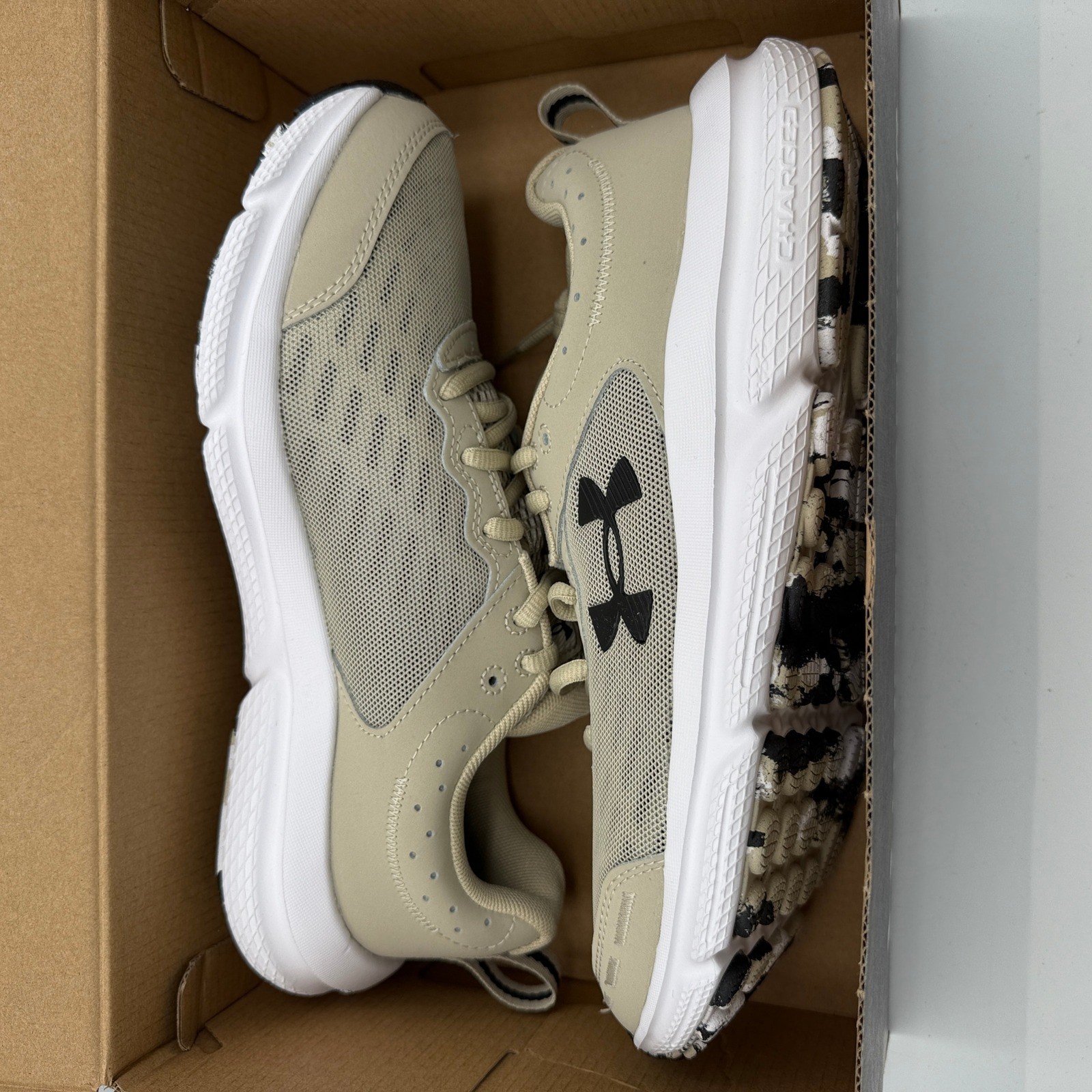 Under Armour Charged Assert 10 Mens Running Shoes Size 8 Brown Tan 3026175-289