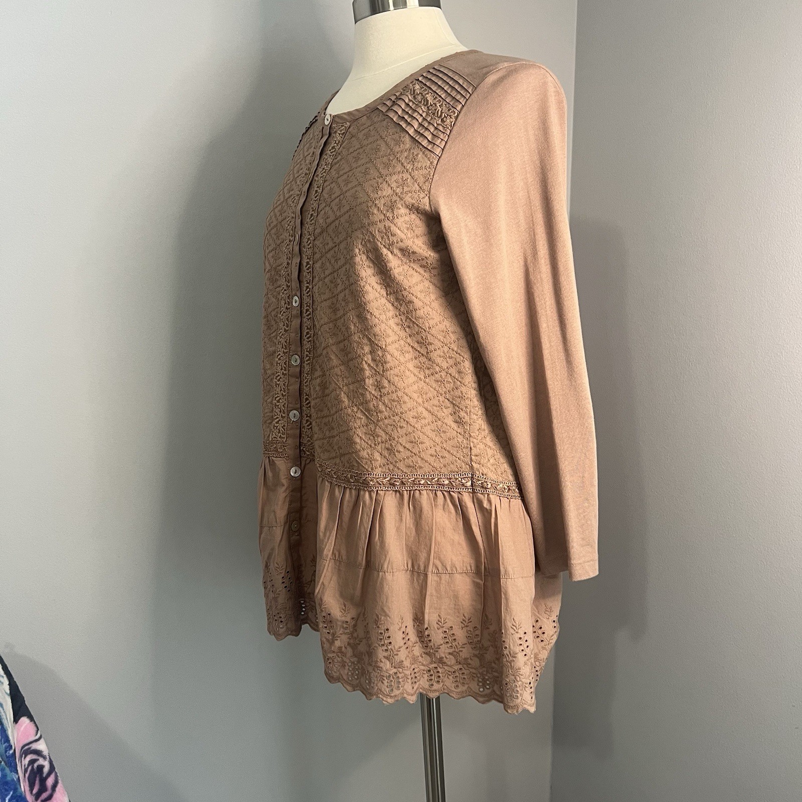 LOGO LAVISH Lori Goldstein Size XXS Cocoa Button Front Top w/ Knit Sleeves