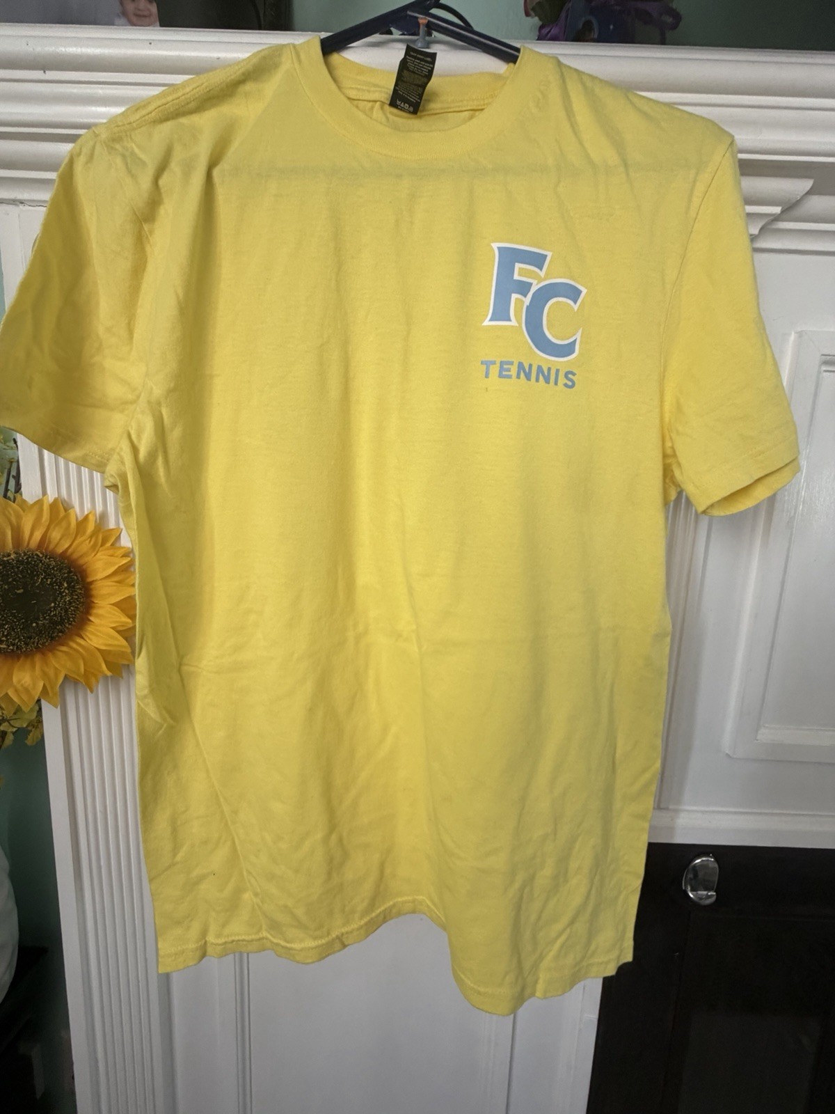 Very Important Tee Men’s M Yellow Crew Neck Short Sleeve Peanuts Snoopy Tee