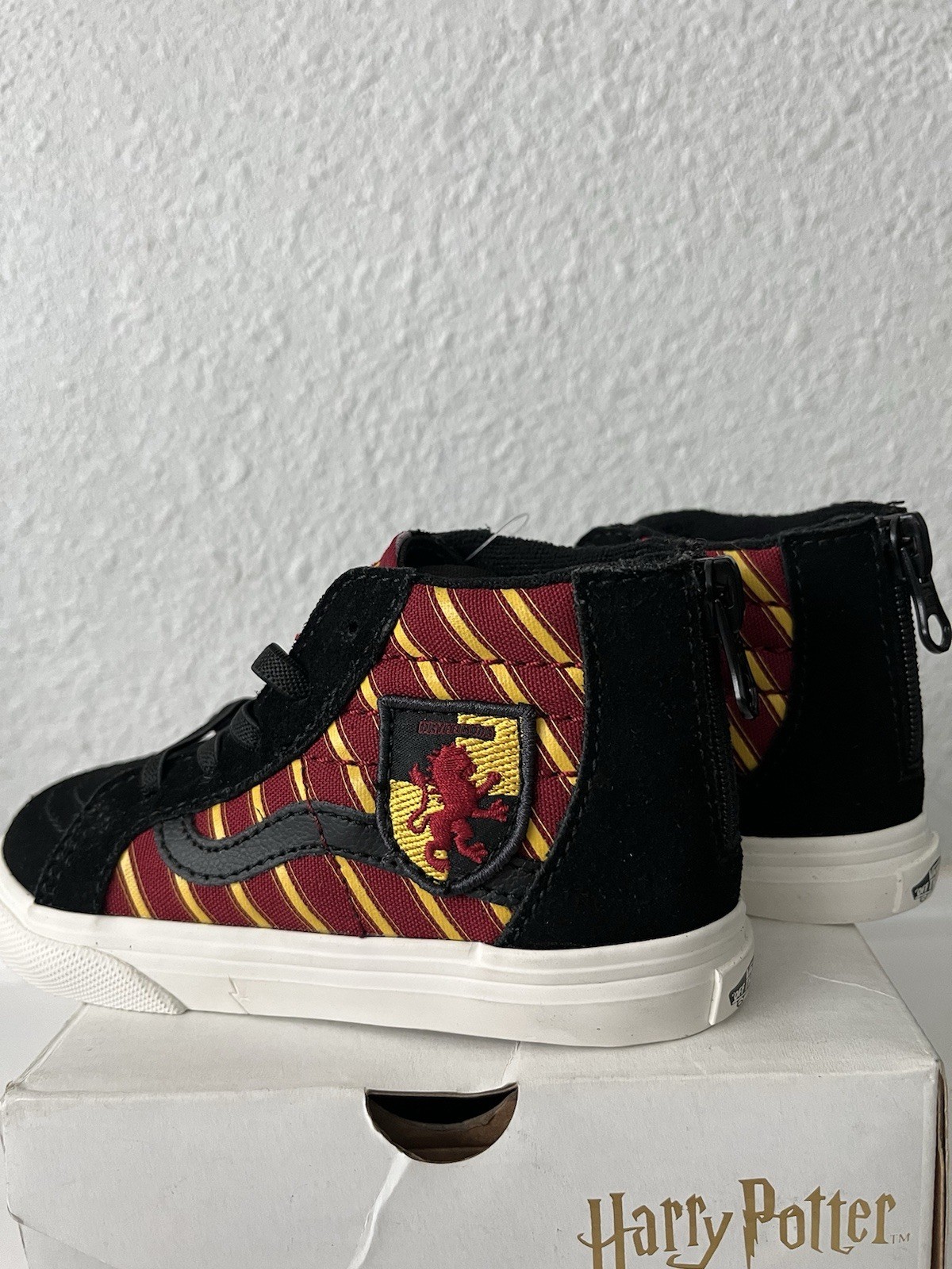 Vans Harry Potter Ski-Hi Zip Gryffindor Shoes Kids Size 8 Hightop