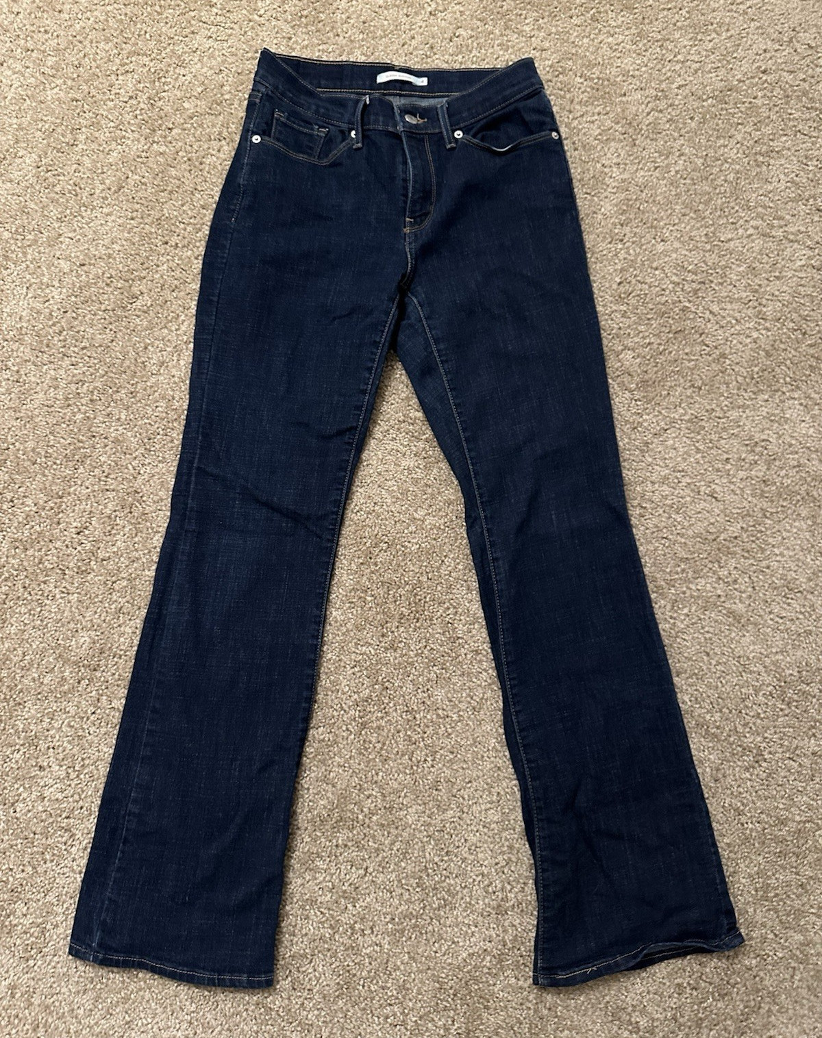 Levi’s Women’s Dark Wash Bootcut Blue Denim Jeans 5-Pocket, Button Zip