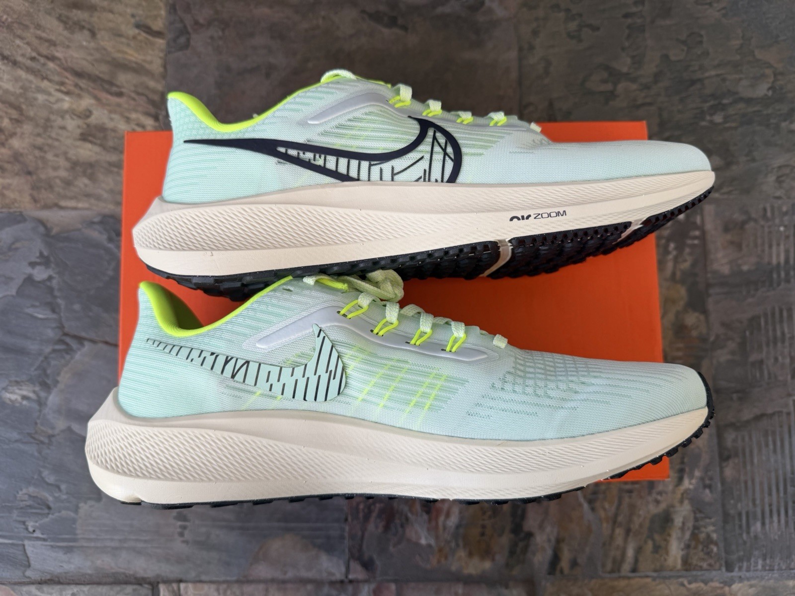 Size 11 – Nike Air Zoom Pegasus 39 Barely Green DH4071-301