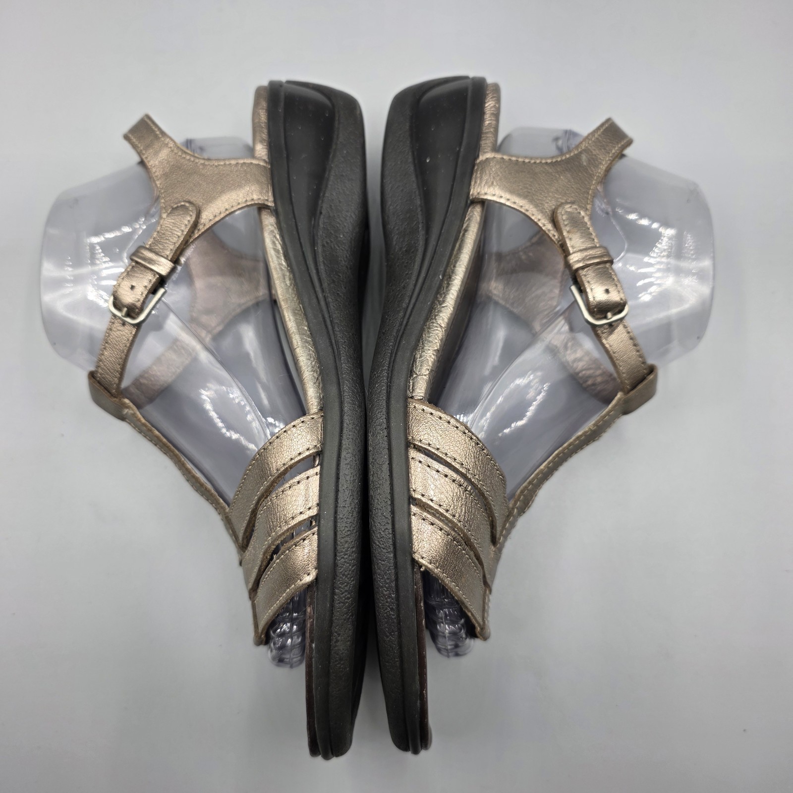 Ecco Flash Sandals Womens 40 Gold Leather T-Strap Comfort Wedge Metallic Buckle
