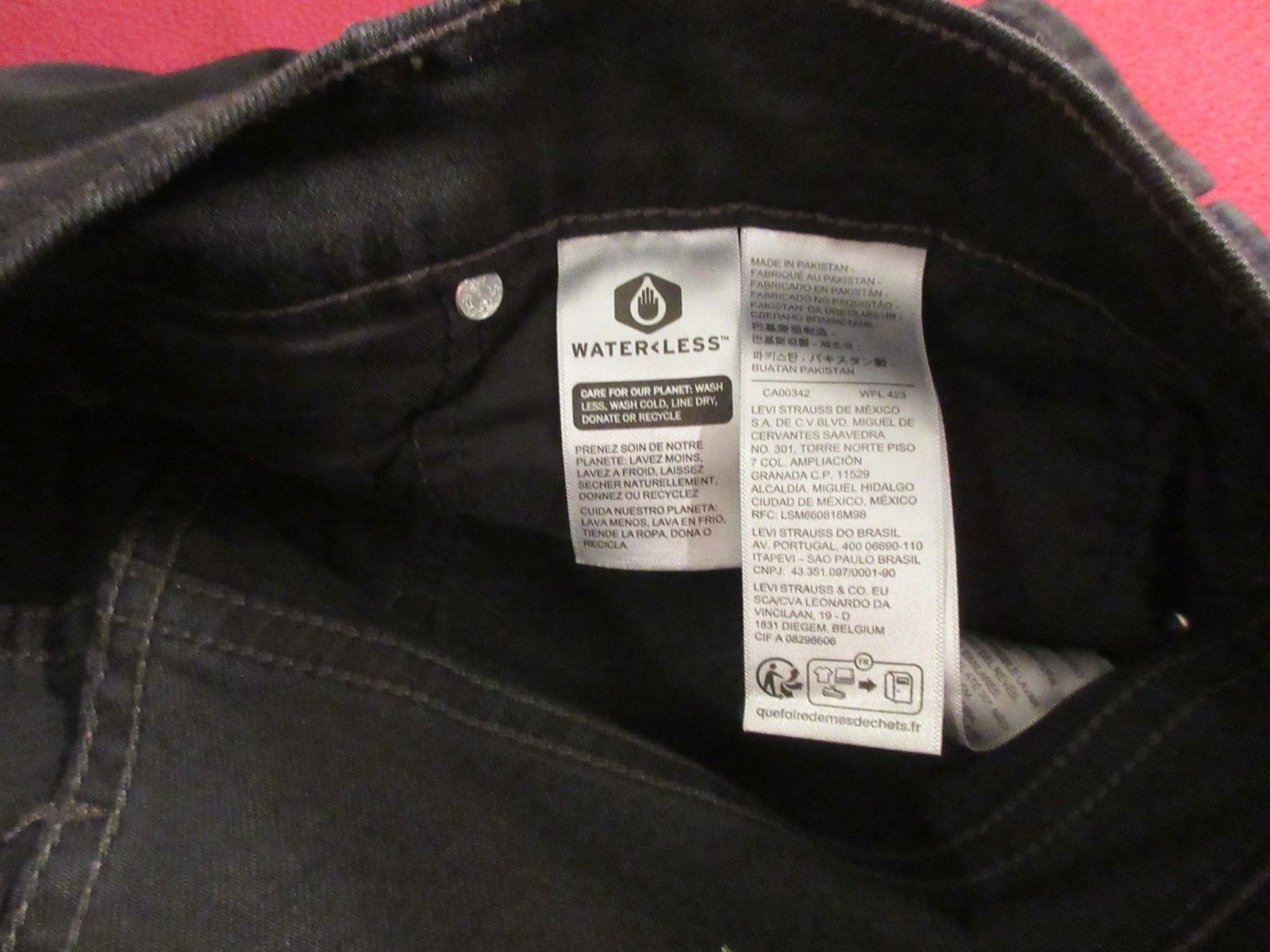 Levis 314 BlackJeans Womens 33 x 32 Shaping Straight Blackout Biker Denim