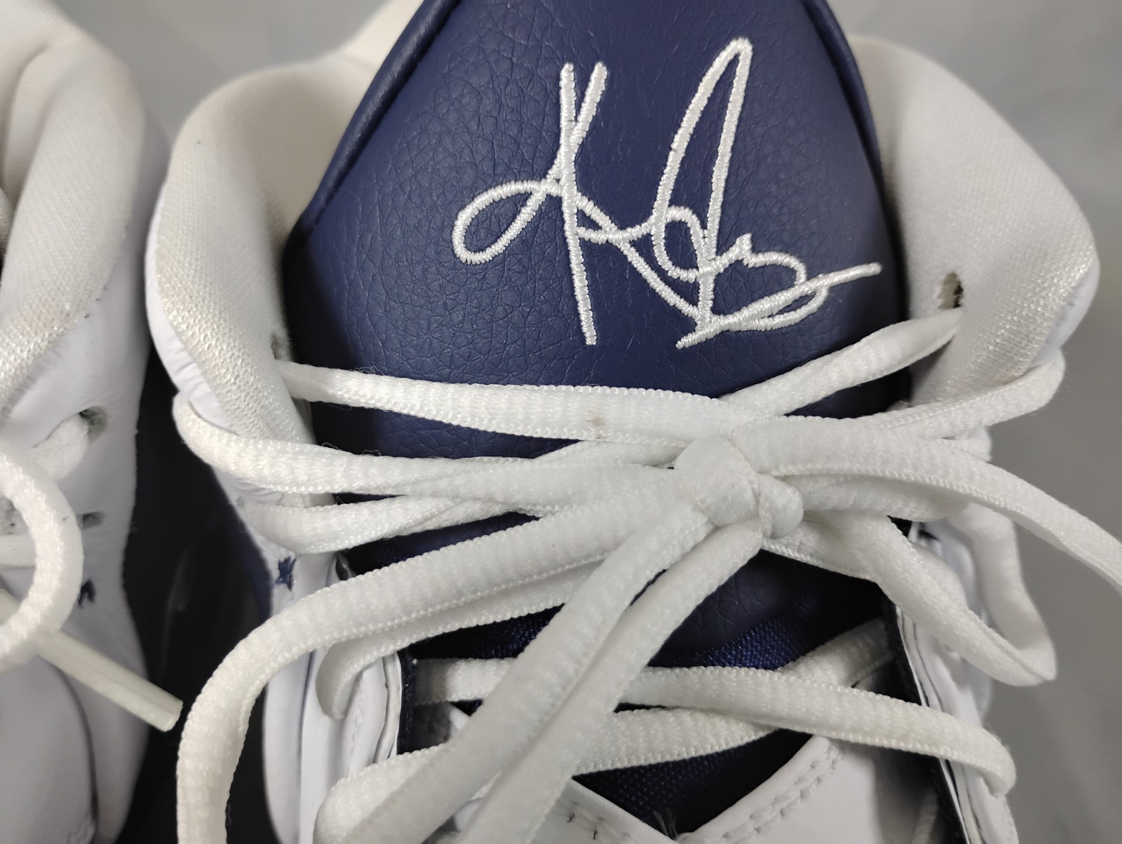 Nike Kyrie Infinity TB Men’s Size 10 Midnight Navy & White Basketball SEE PICS