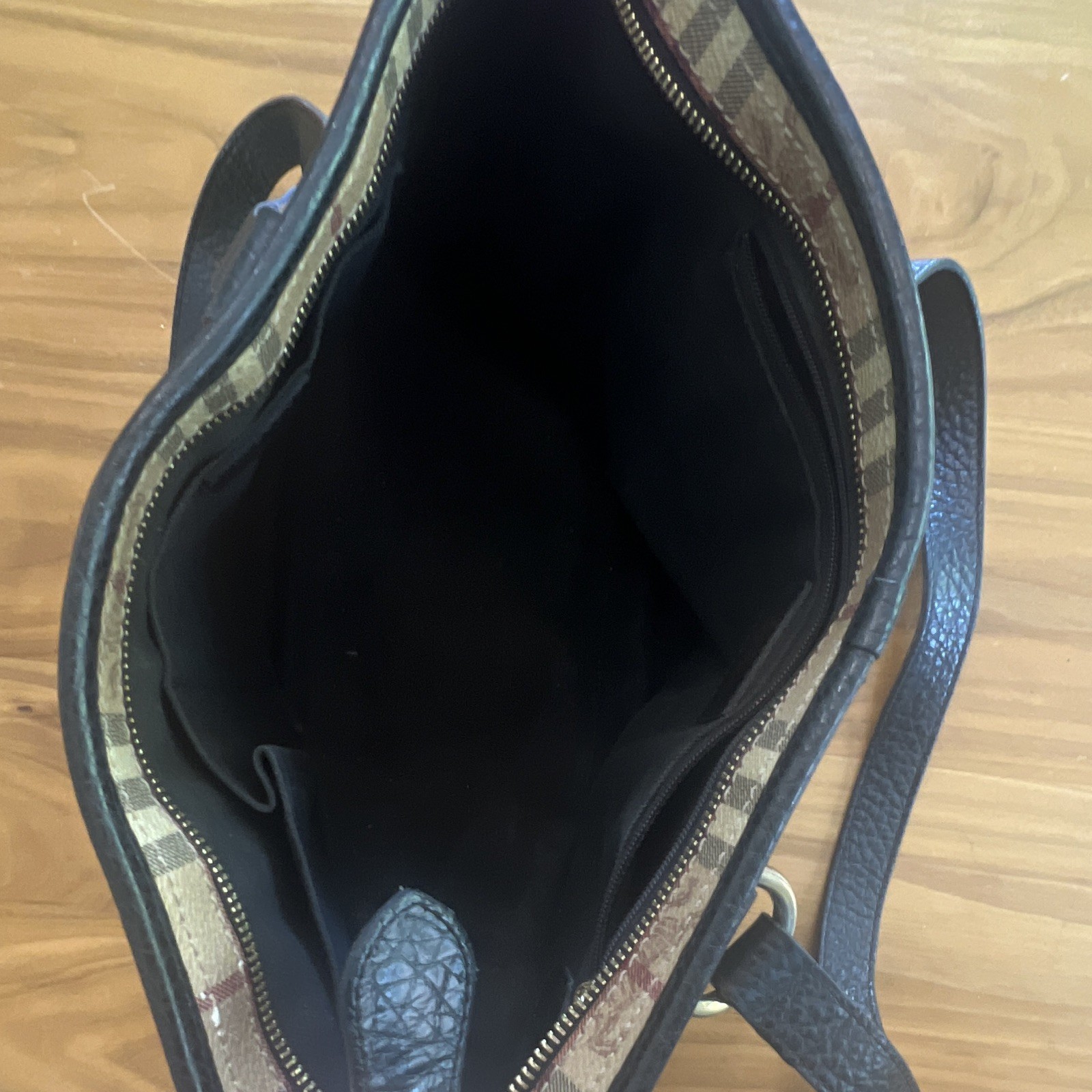 Burberry Beige Checkered Shoulder Bag Zip Top Black Straps Lined Pockets