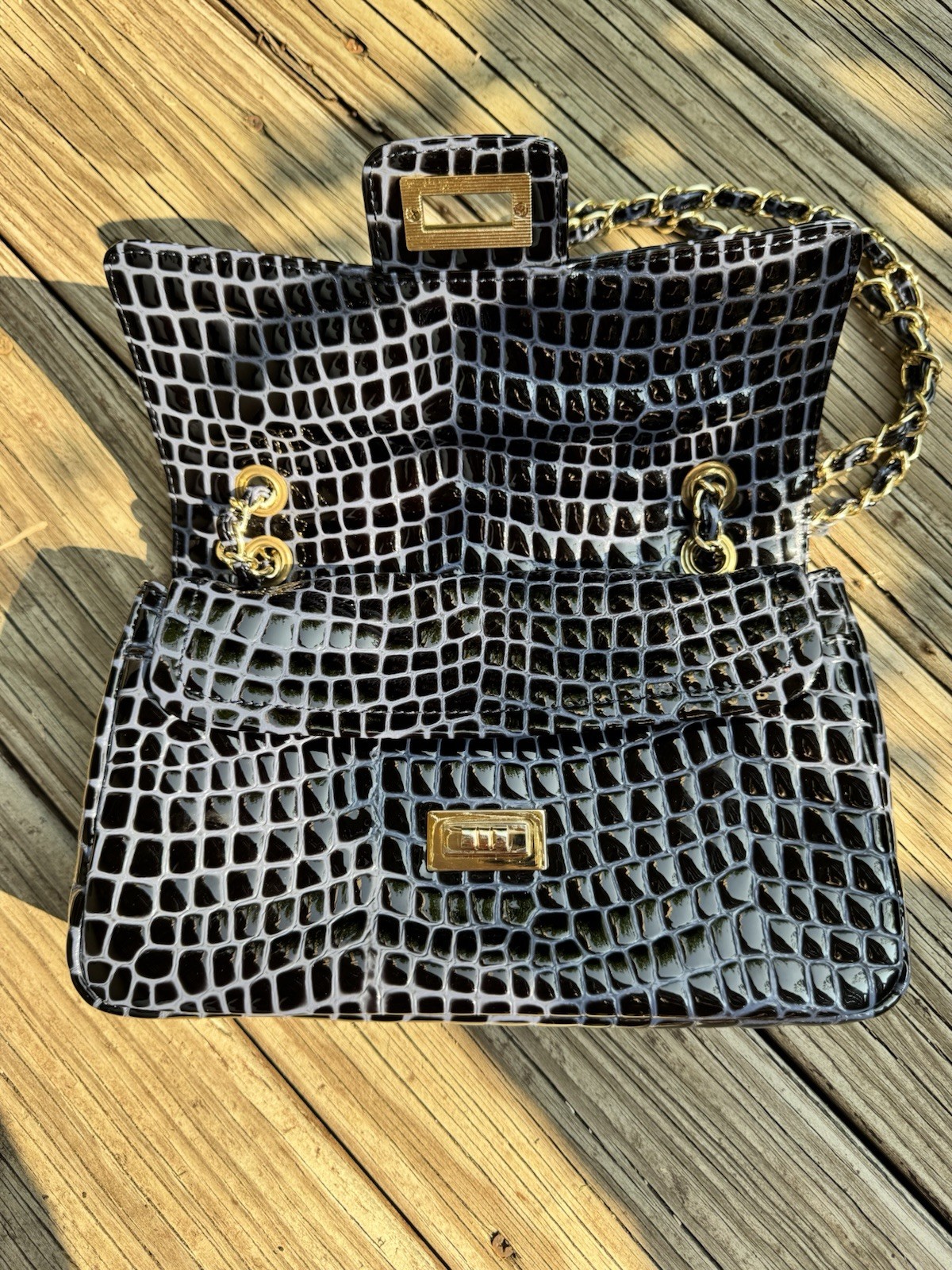 Black Crocodile Pattern Glossy Shoulder Bag Gold Chain Strap Turn Lock, Pockets