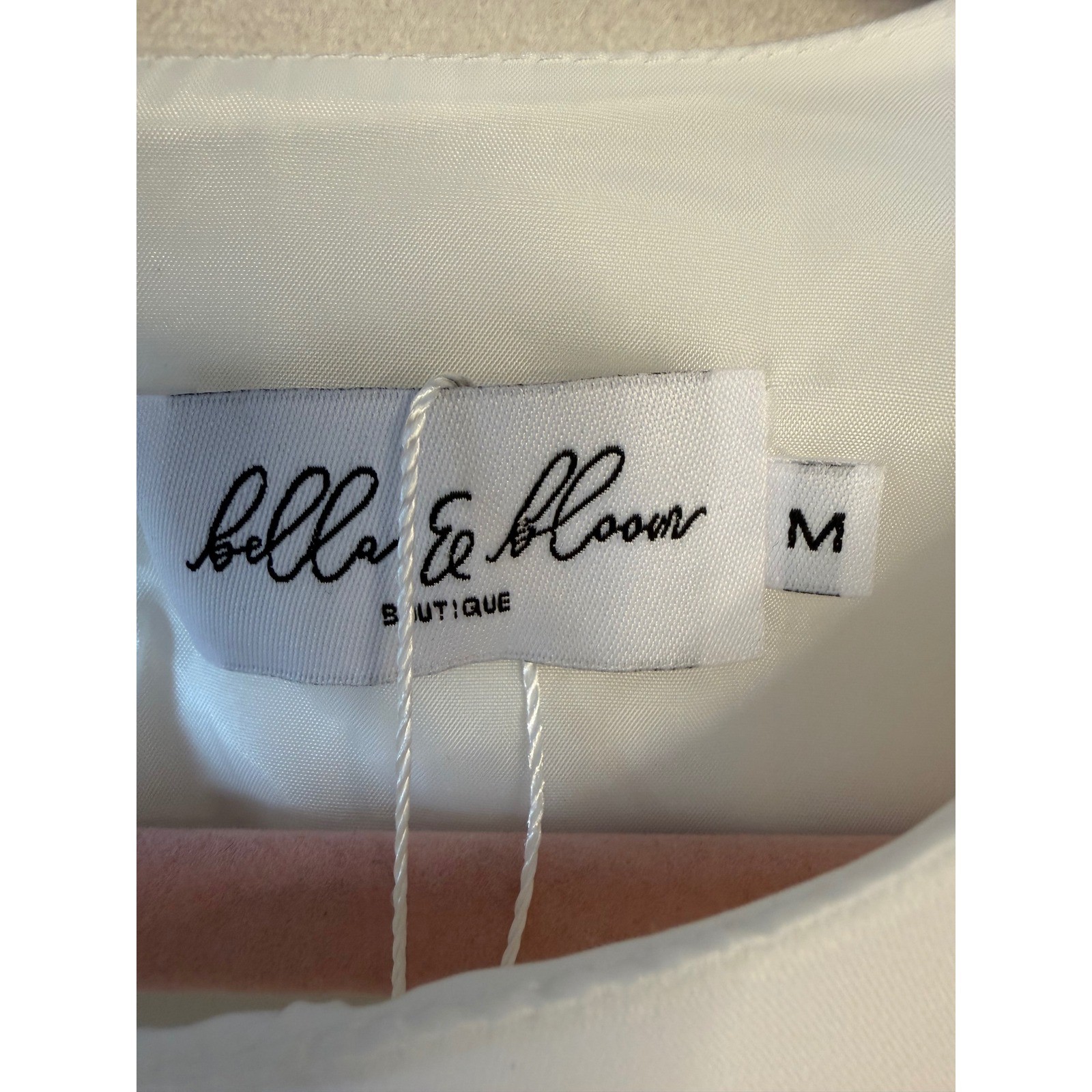 Bella & Bloom Boutique White Feather Hem Sleeveless Top CD3769 Mens Medium