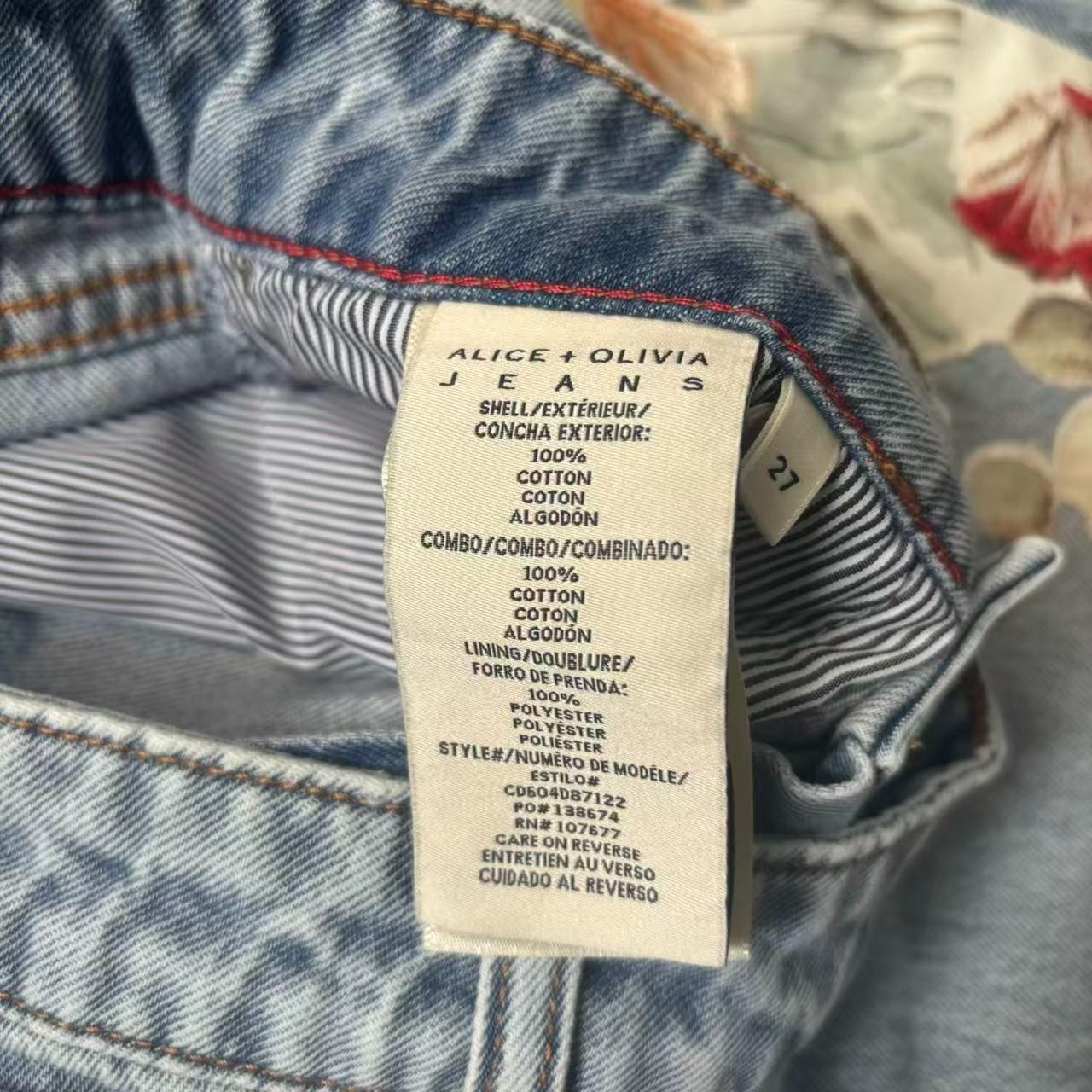 Alice+Olivia AMAZING EMBROIDERED JEAN $ 595 Size 27