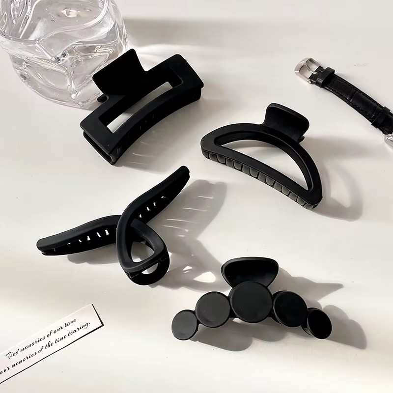 Women Elegant Black Geometric Plastic Hair Claw Lady Sweet Long Hair Holder Toot